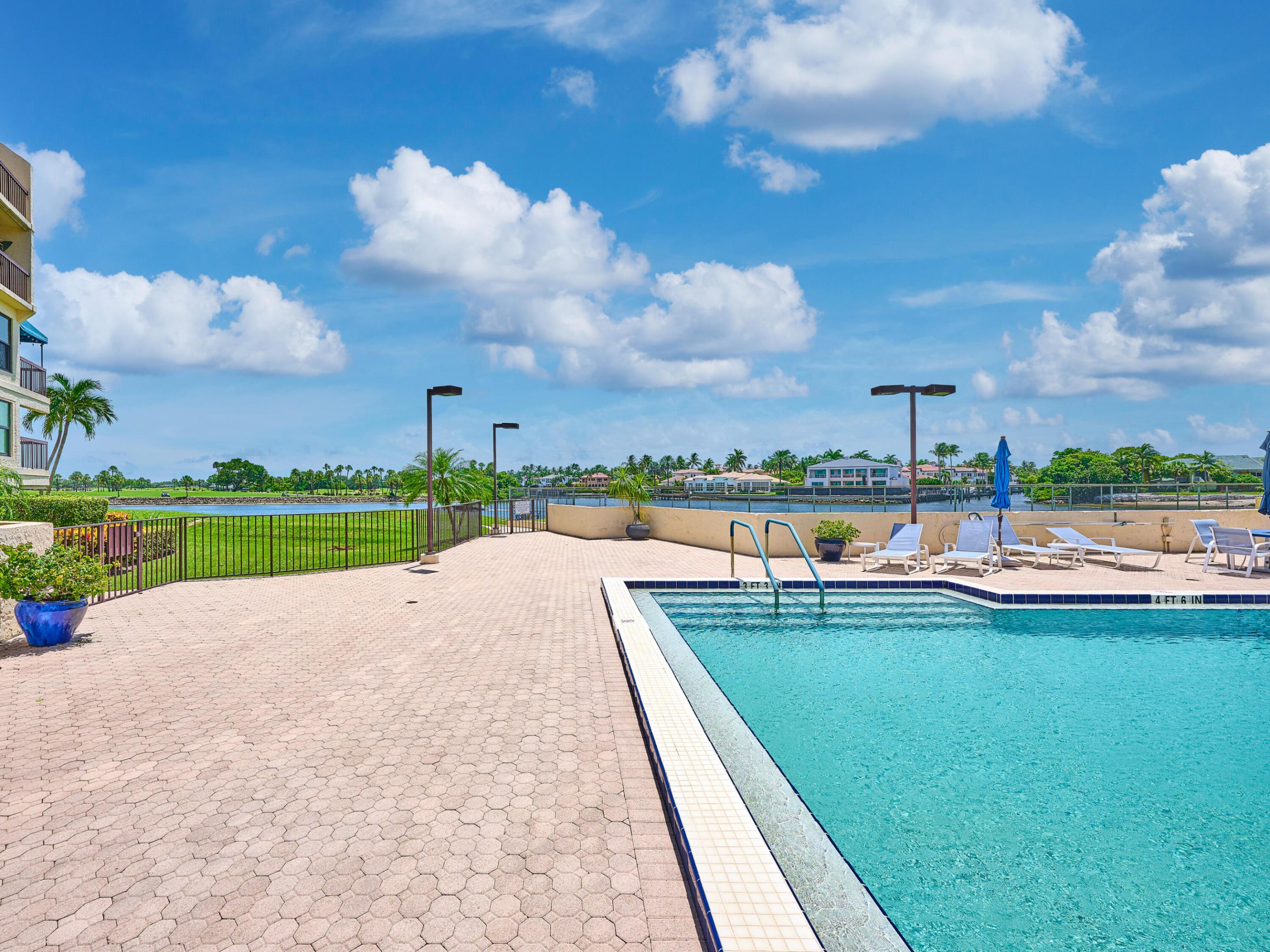 374 Golfview #106, North Palm Beach FL 33408