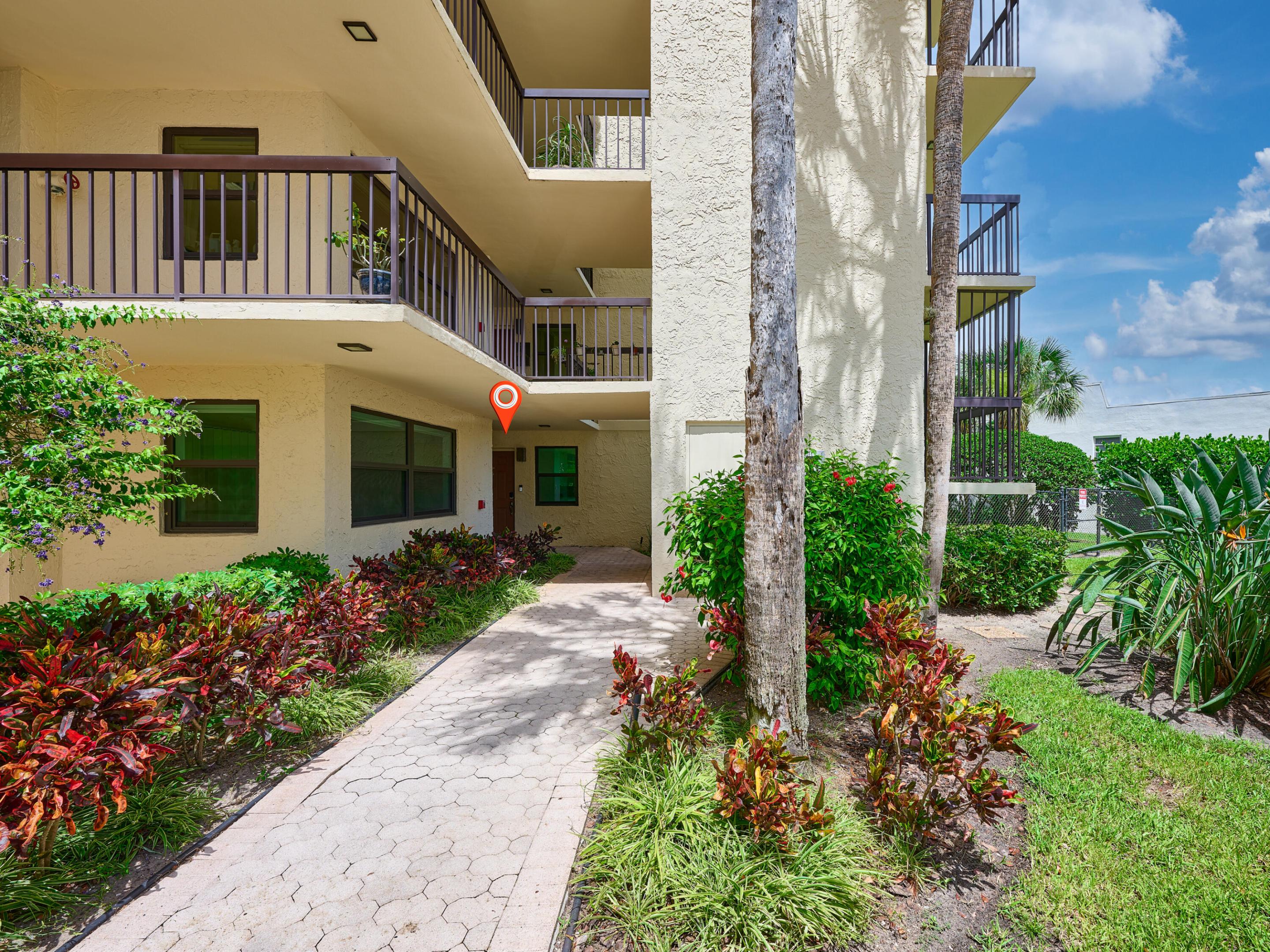 374 Golfview #106, North Palm Beach FL 33408