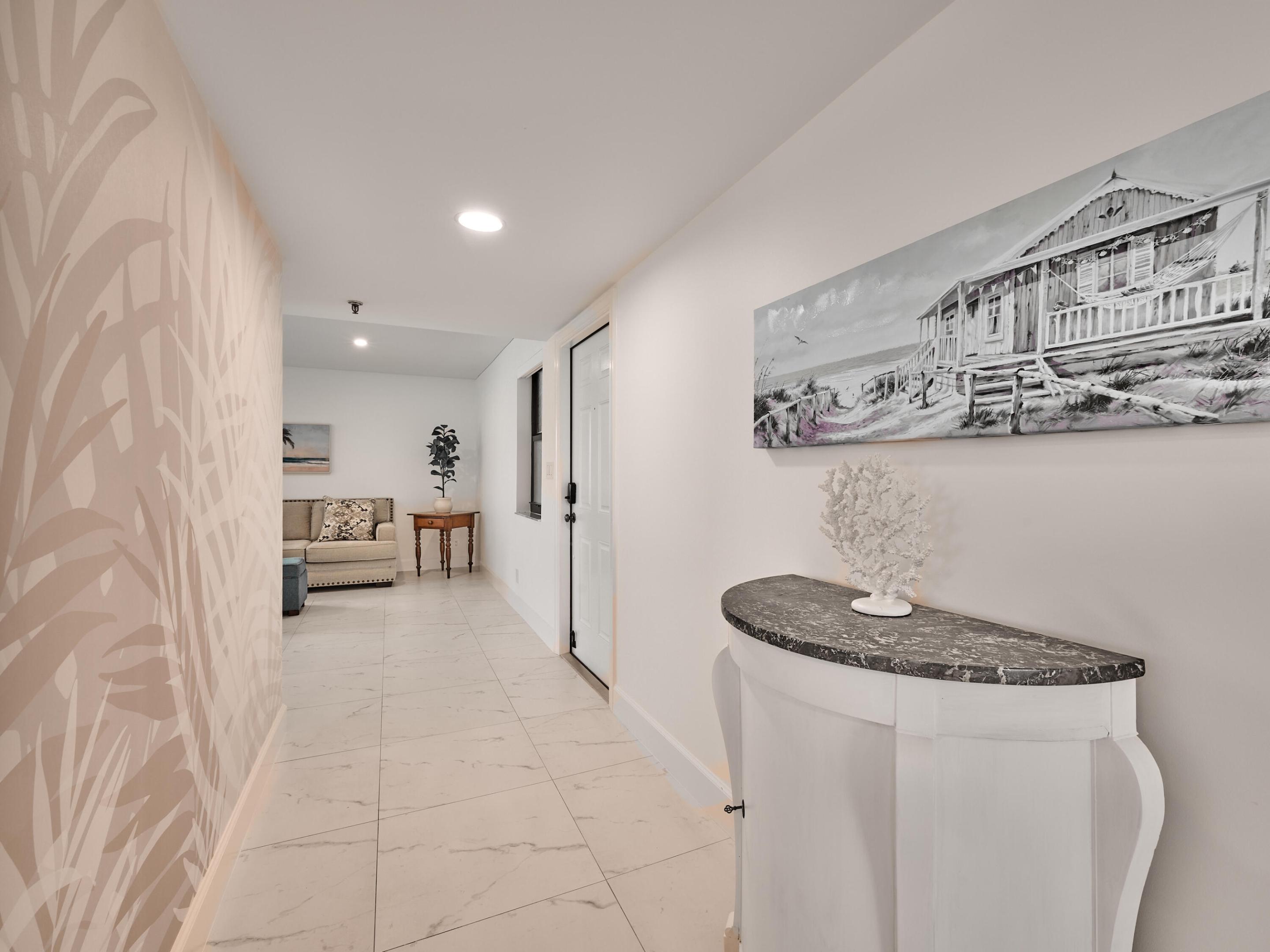 374 Golfview #106, North Palm Beach FL 33408