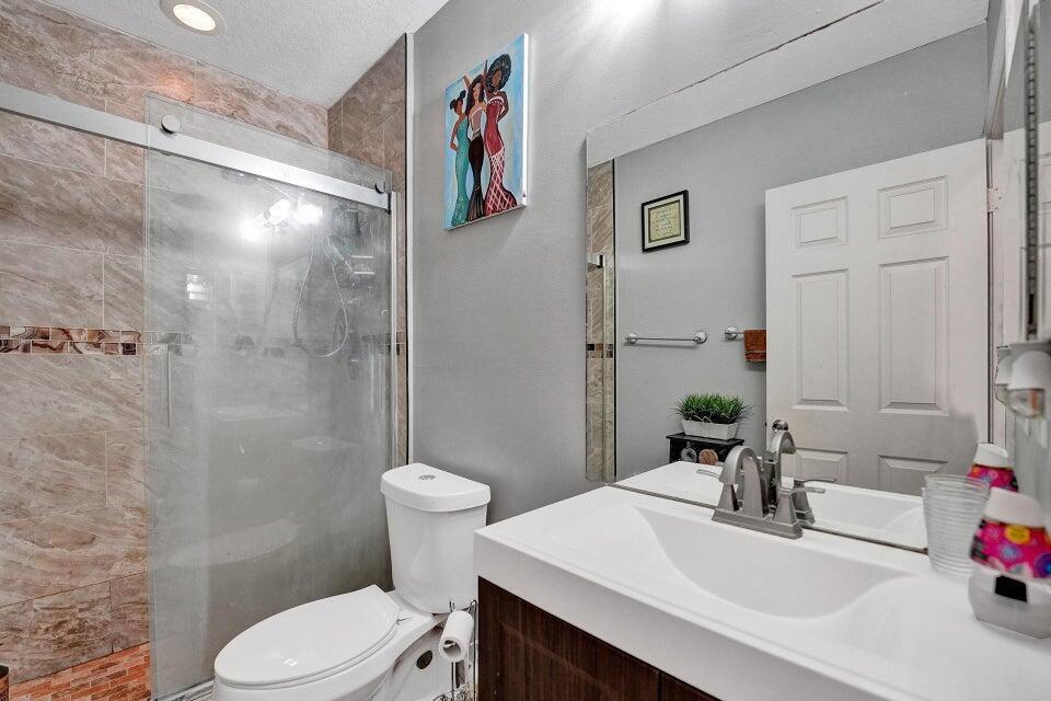 2336 Center Stone, Riviera Beach FL 33404