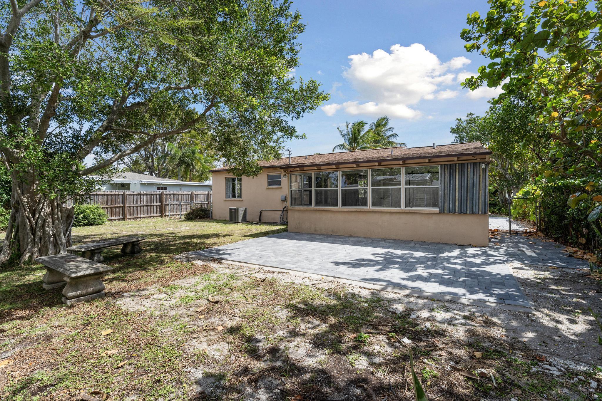 331 Winters, West Palm Beach FL 33405