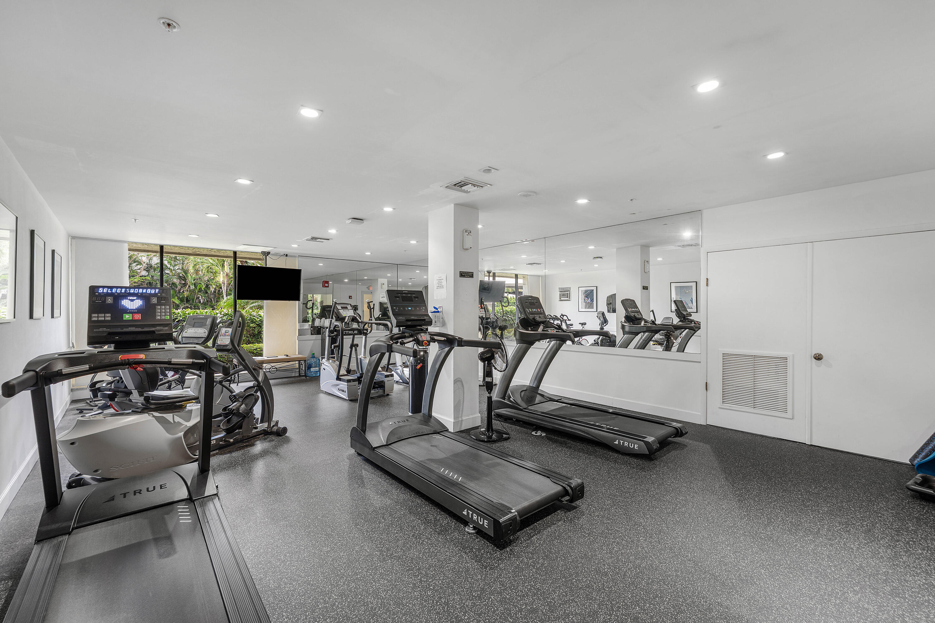 3908 S OCEAN #T-1, Highland Beach FL 33487