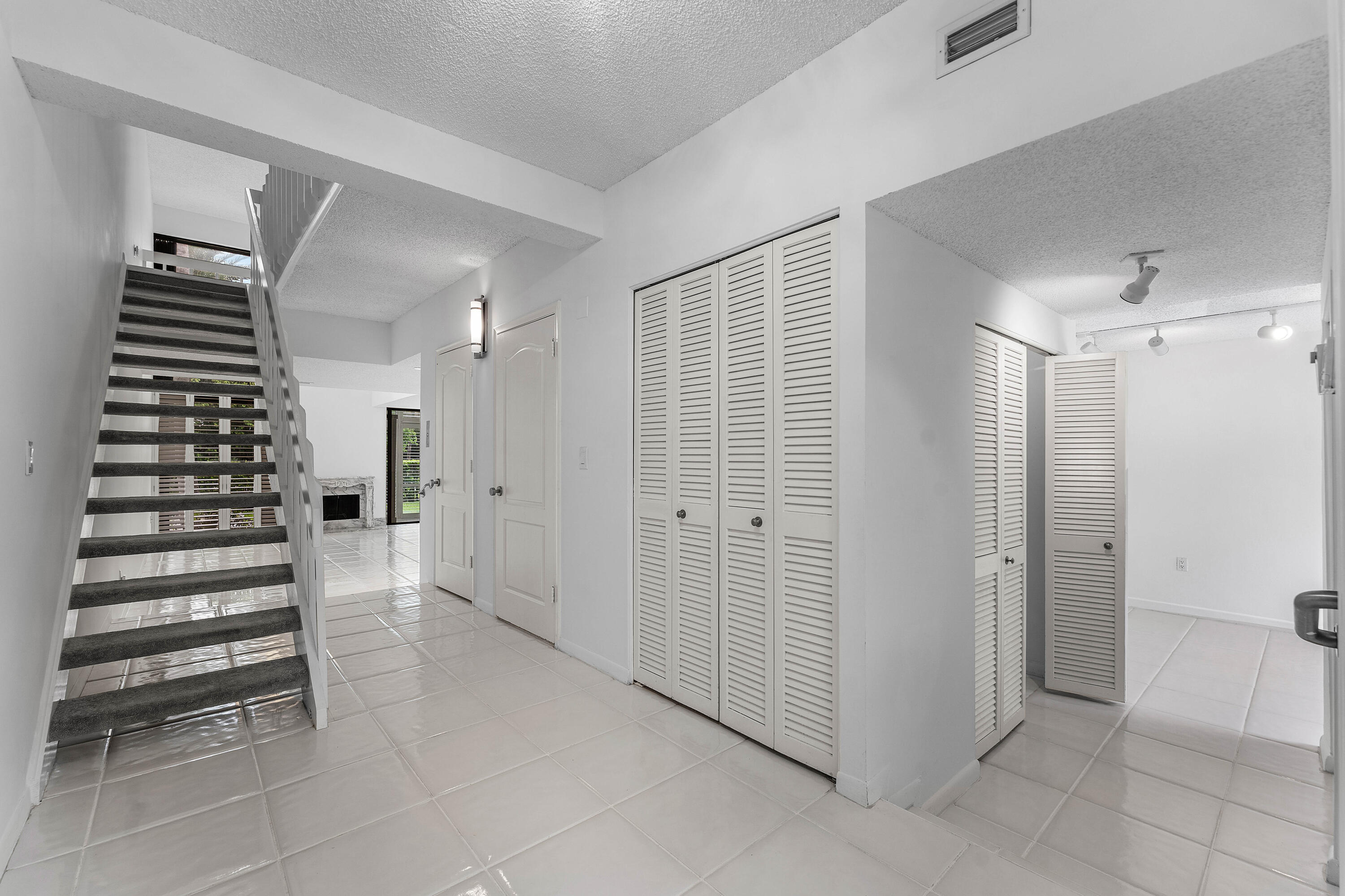 3908 S OCEAN #T-1, Highland Beach FL 33487