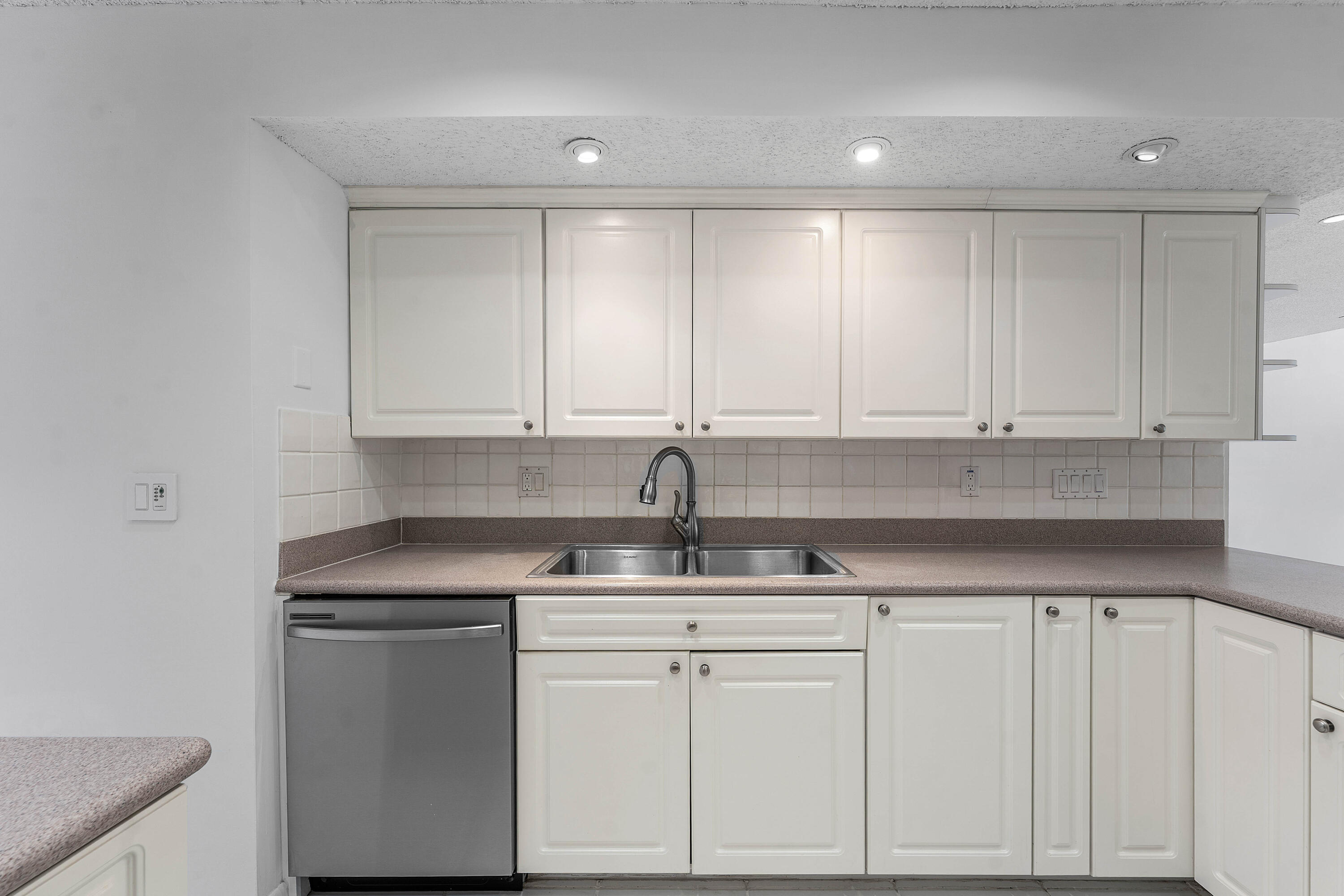 3908 S OCEAN #T-1, Highland Beach FL 33487