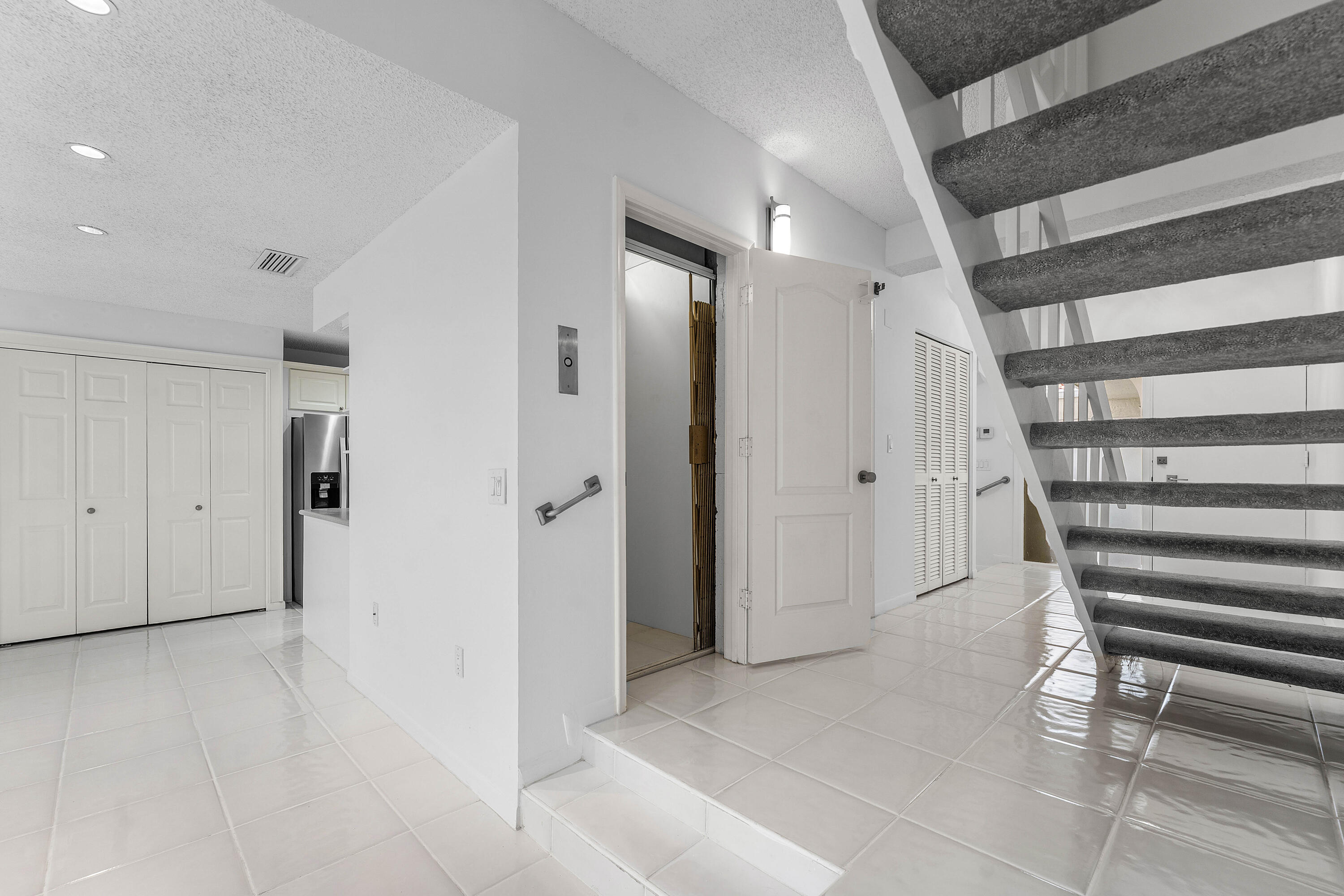 3908 S OCEAN #T-1, Highland Beach FL 33487