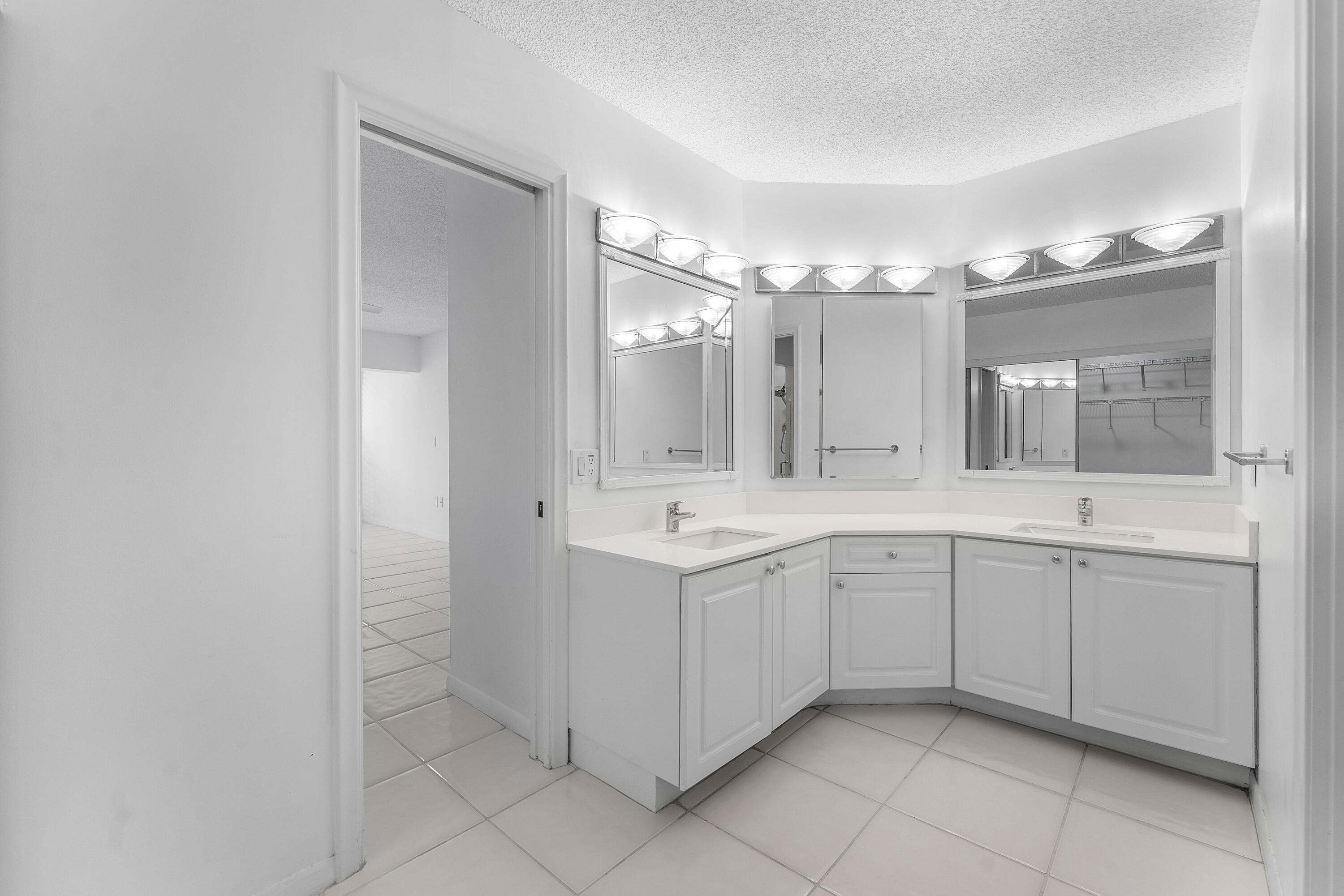 3908 S OCEAN #T-1, Highland Beach FL 33487