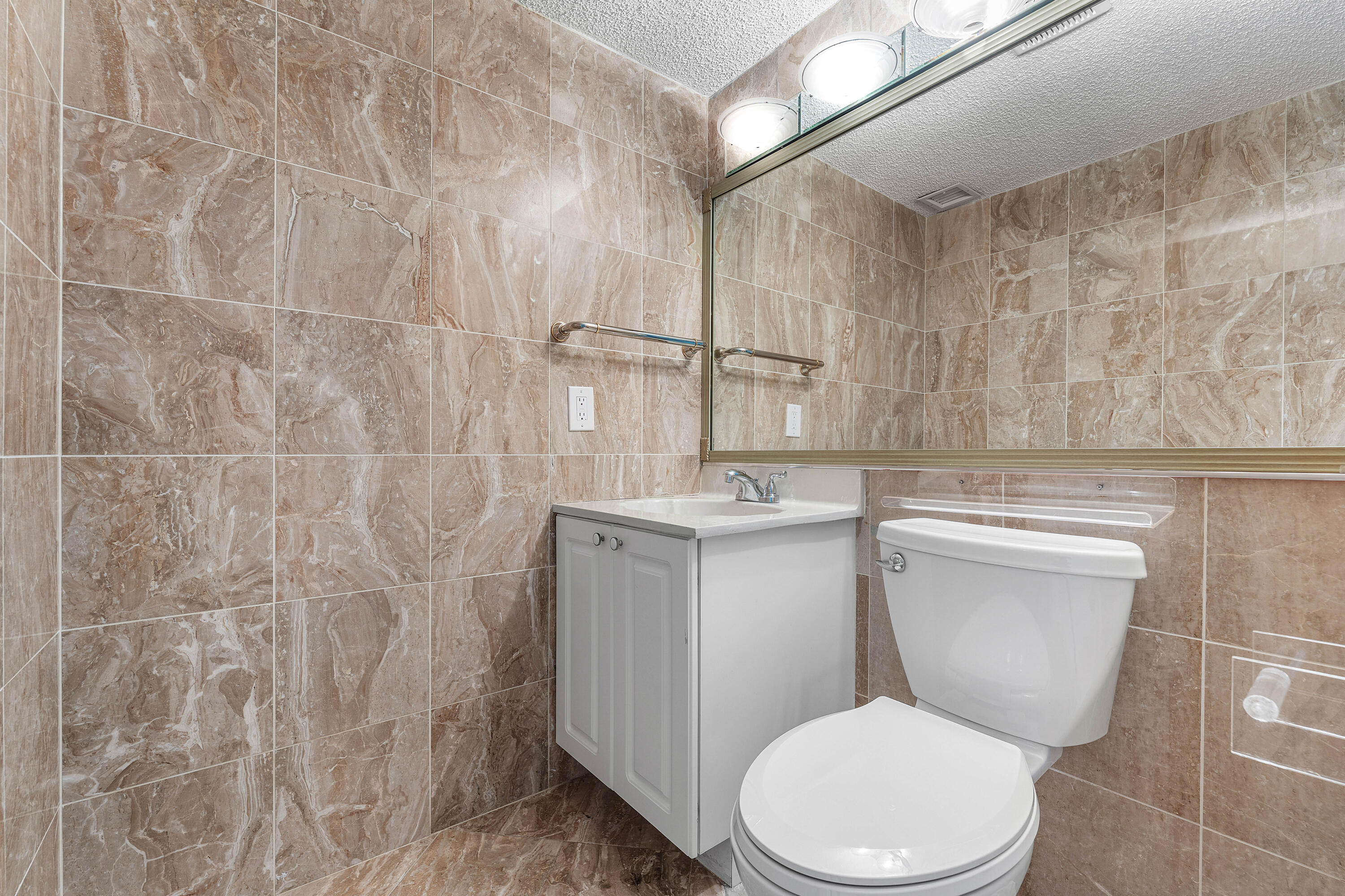 3908 S OCEAN #T-1, Highland Beach FL 33487