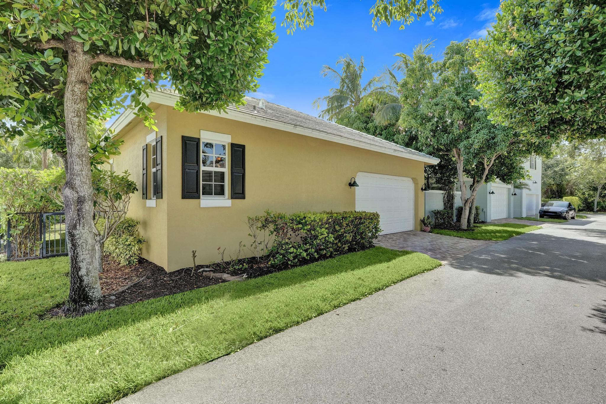 111 LEATHER LEAF, Jupiter FL 33458