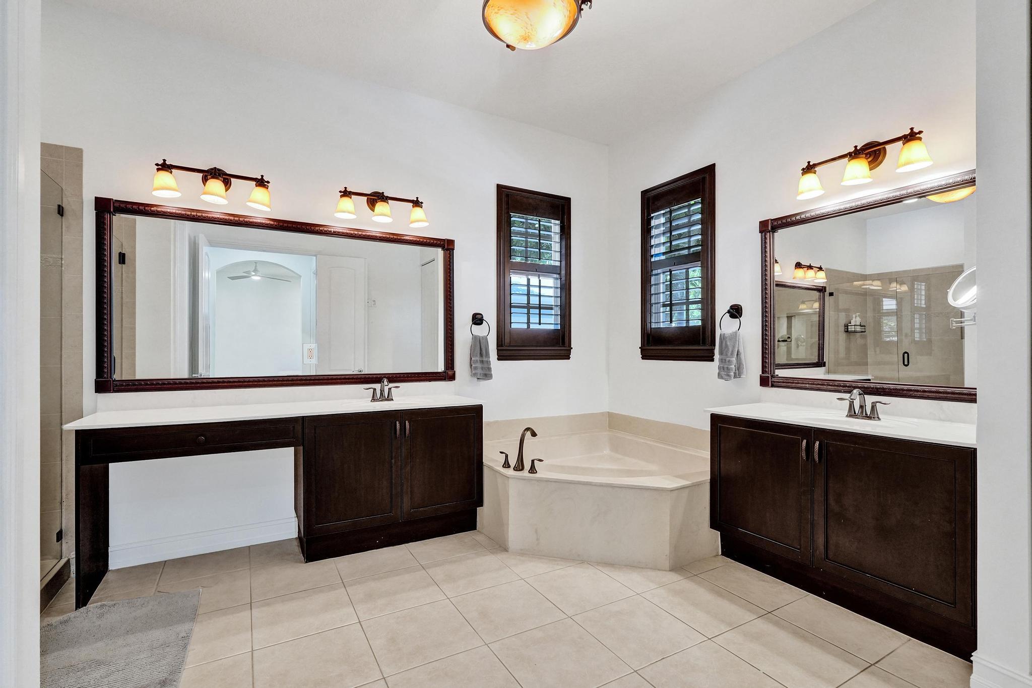 111 LEATHER LEAF, Jupiter FL 33458