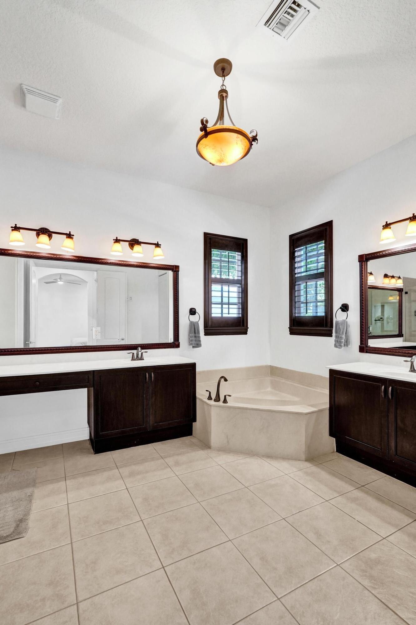 111 LEATHER LEAF, Jupiter FL 33458