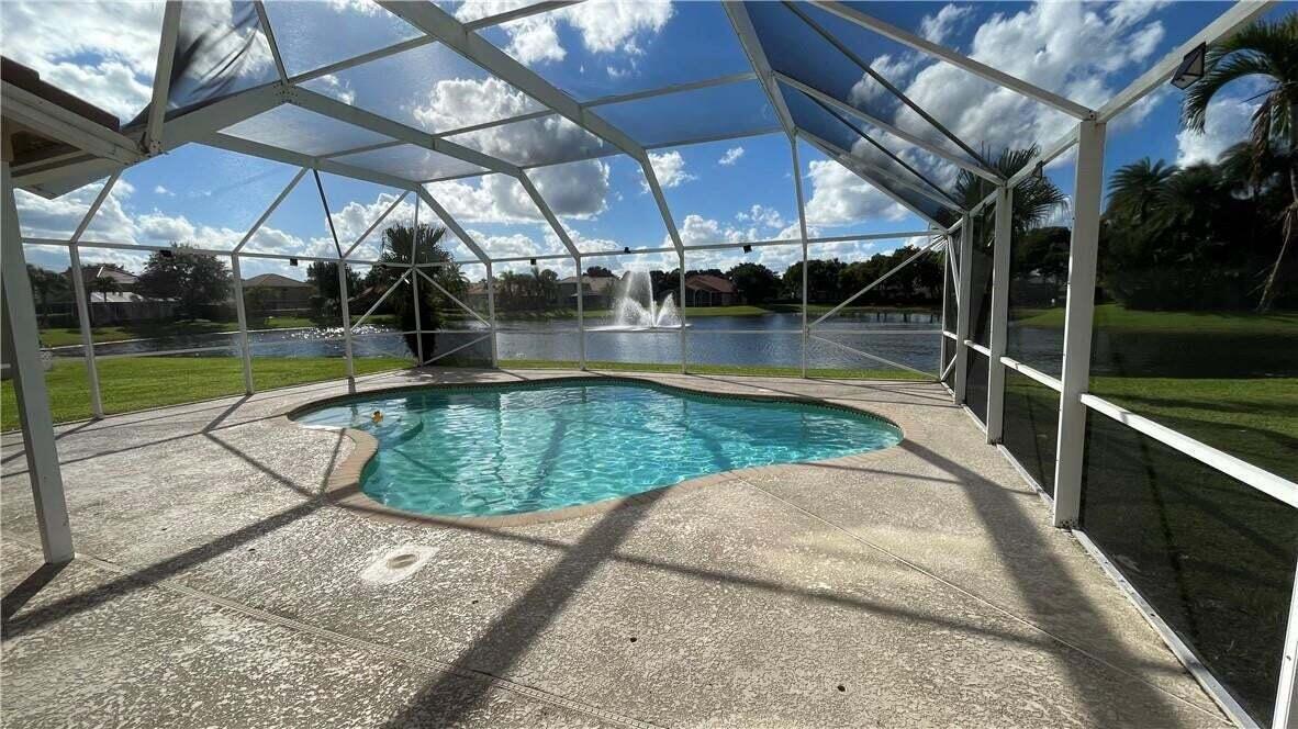 3620 E Hamilton, West Palm Beach FL 33411