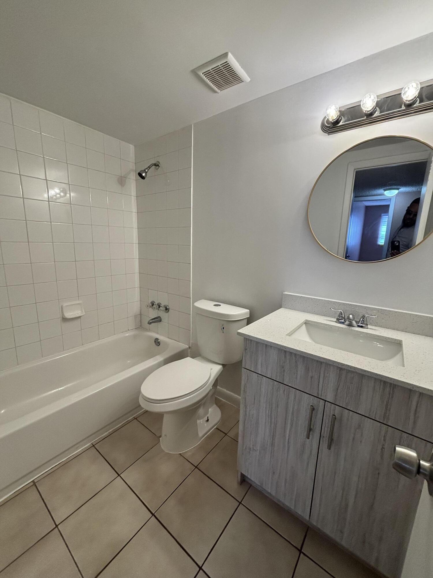 3710 NW 21st #413, Lauderdale Lakes FL 33311