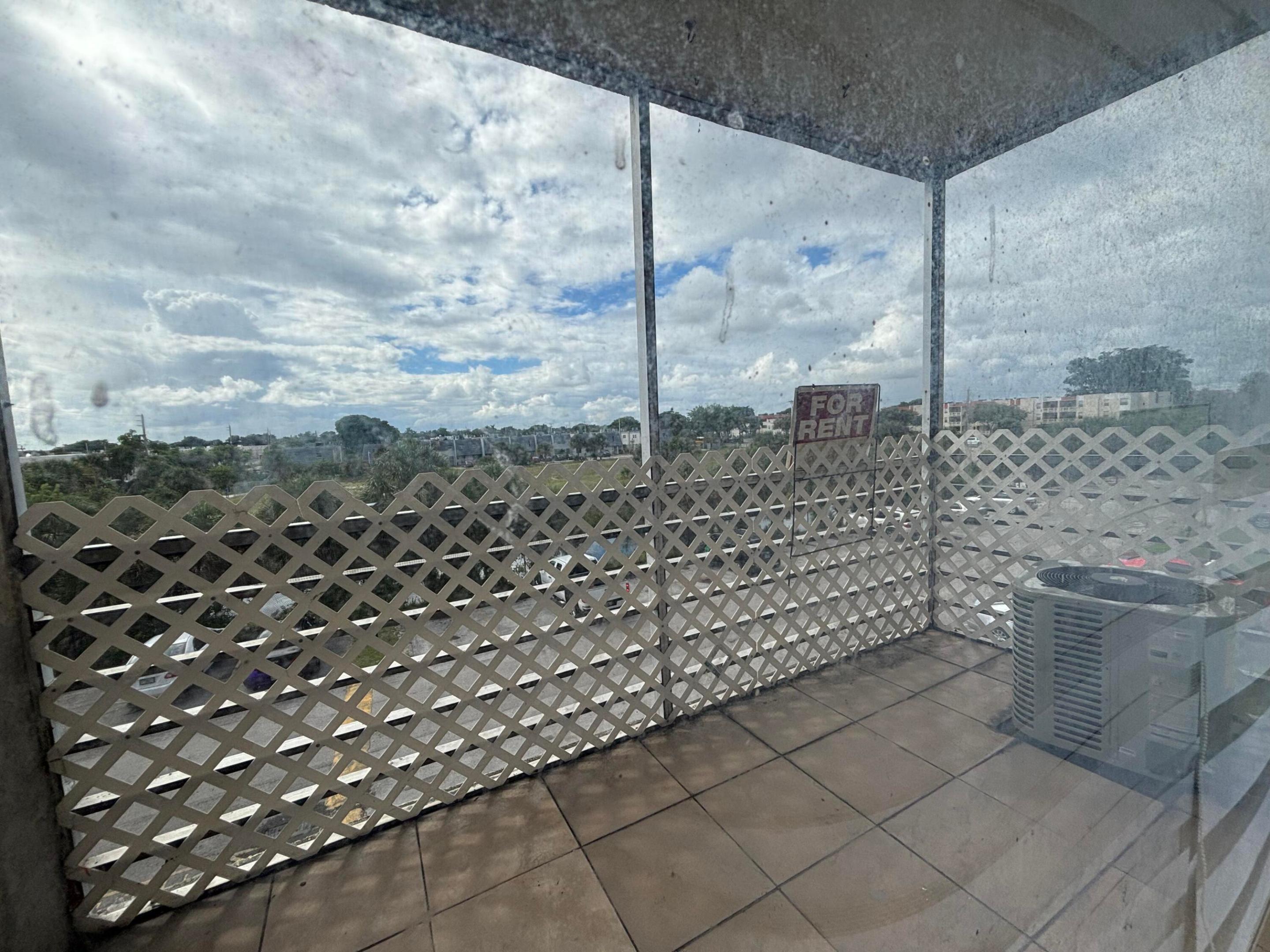3710 NW 21st #413, Lauderdale Lakes FL 33311