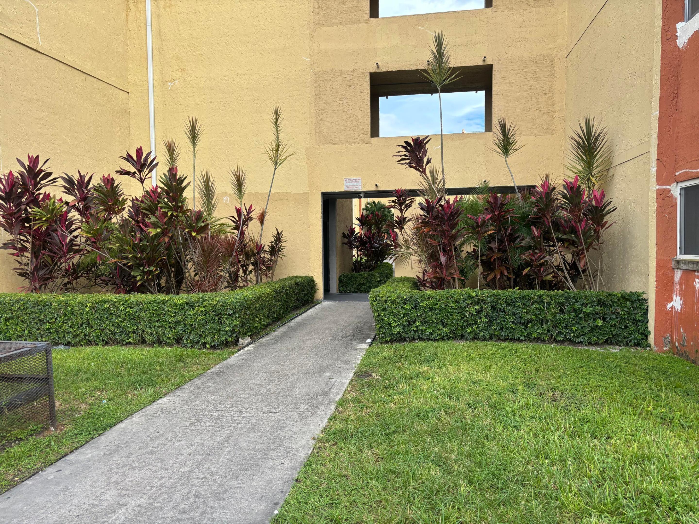 3710 NW 21st #413, Lauderdale Lakes FL 33311