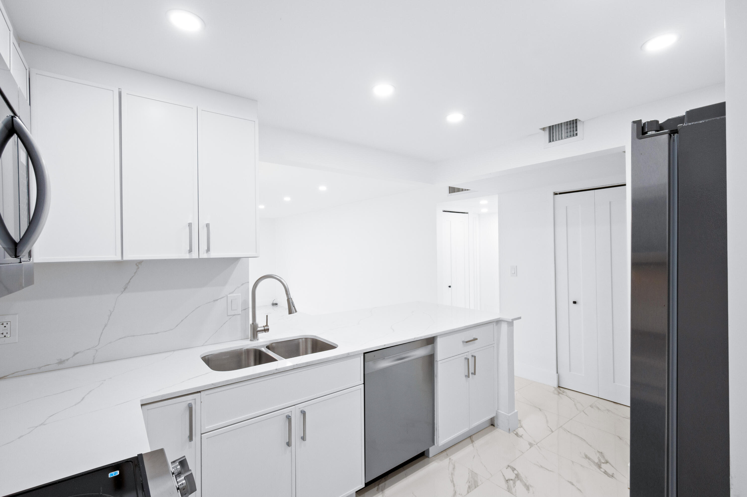 501 E DANIA BEACH #5-3F, Dania Beach FL 33004