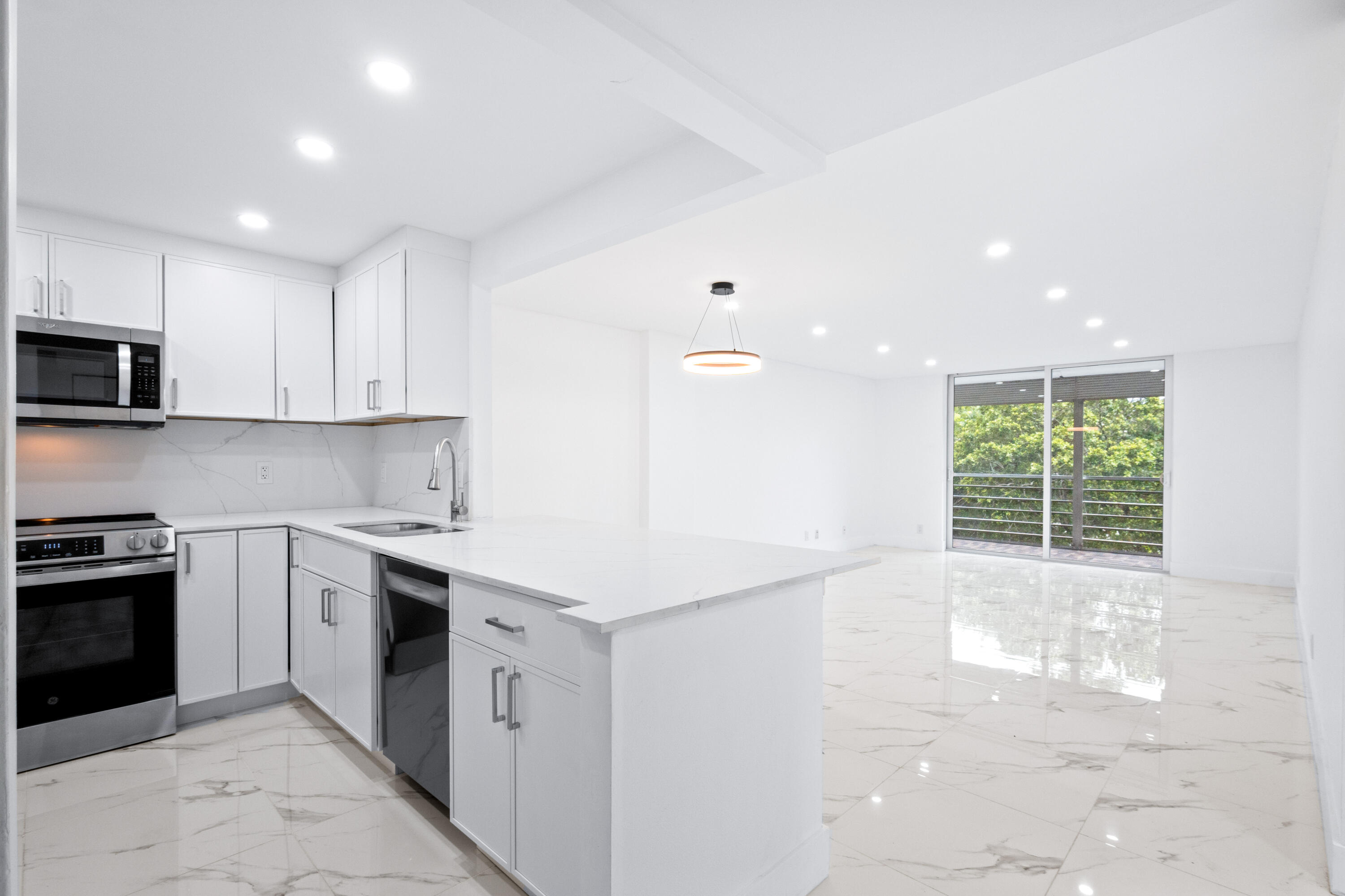 501 E DANIA BEACH #5-3F, Dania Beach FL 33004