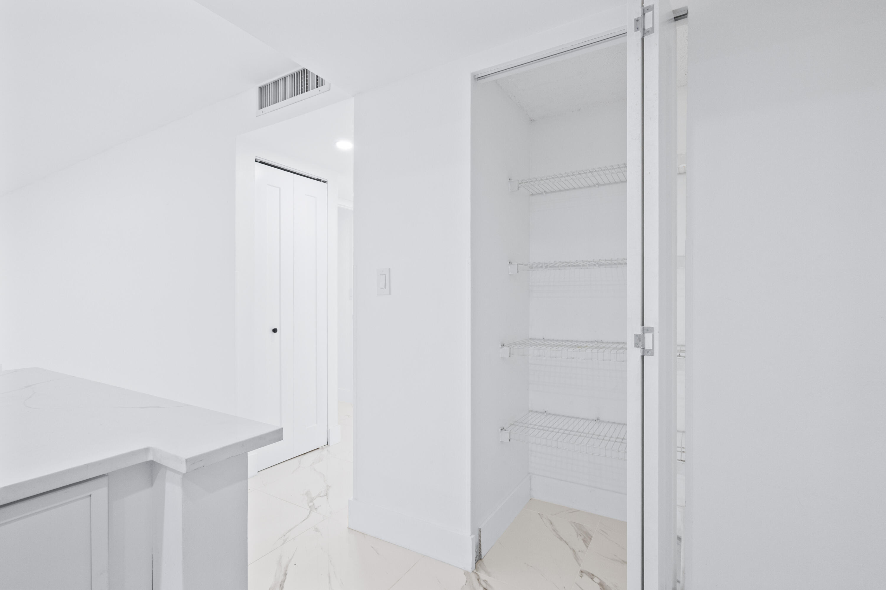 501 E DANIA BEACH #5-3F, Dania Beach FL 33004