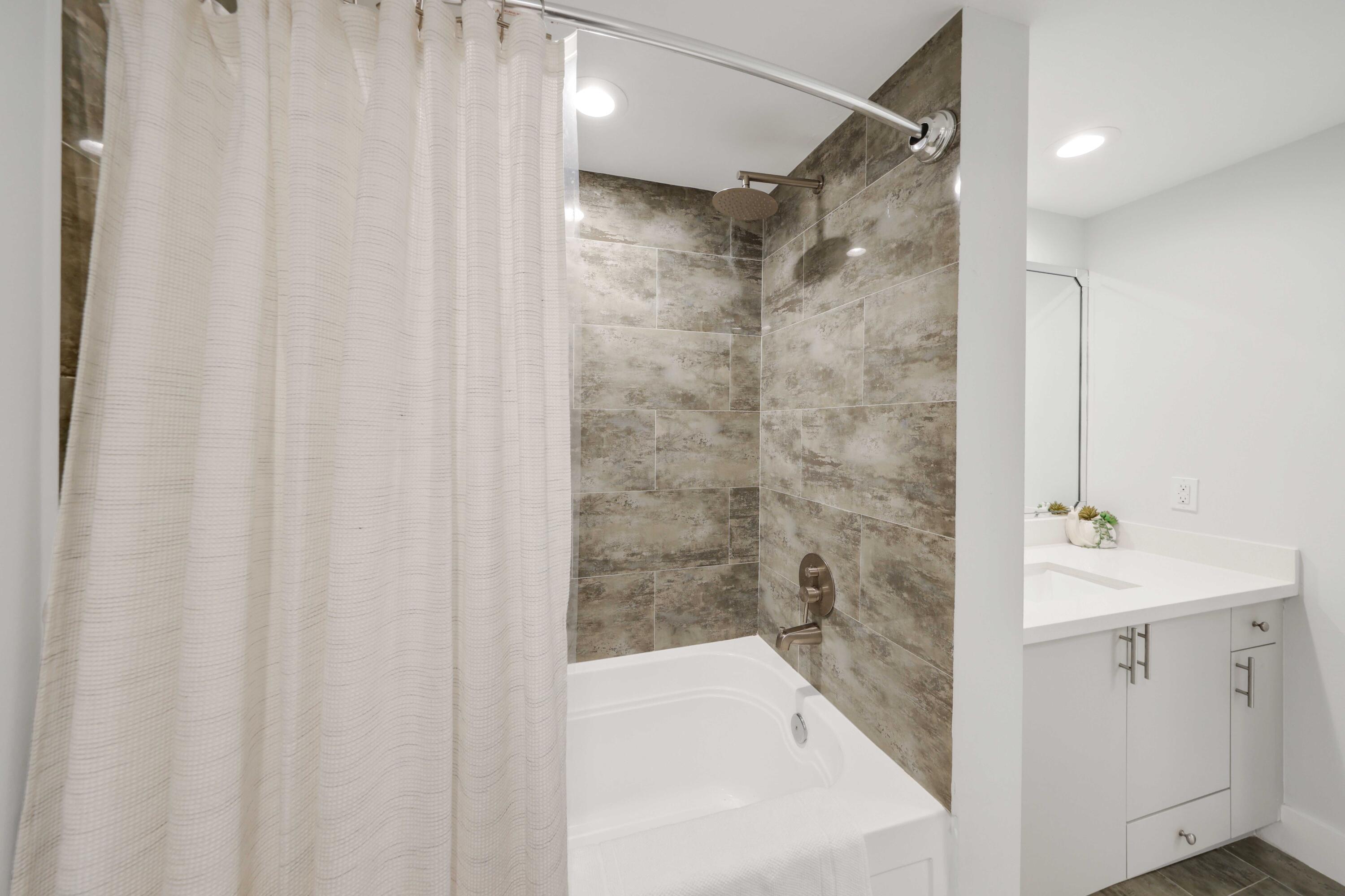 100 N Federal #1021, Fort Lauderdale FL 33301