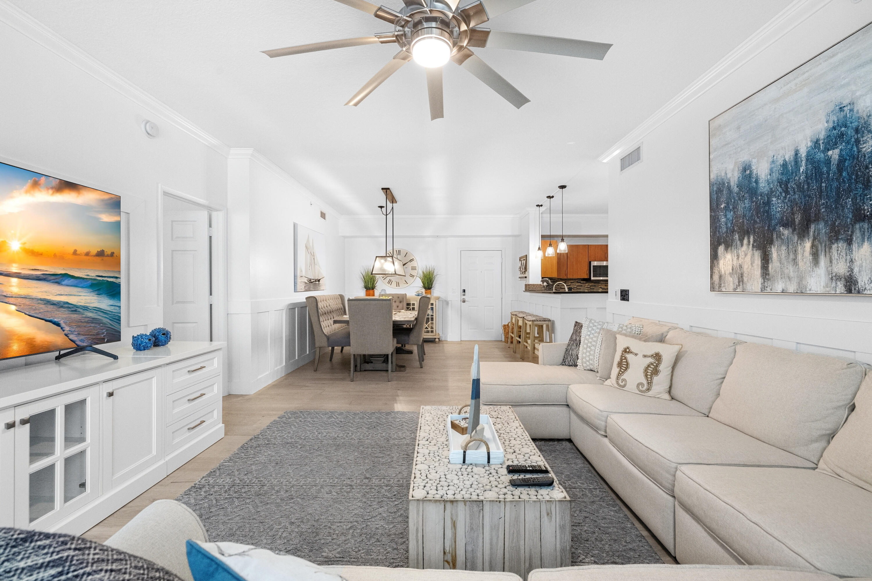 806 E Windward #213, Lantana FL 33462
