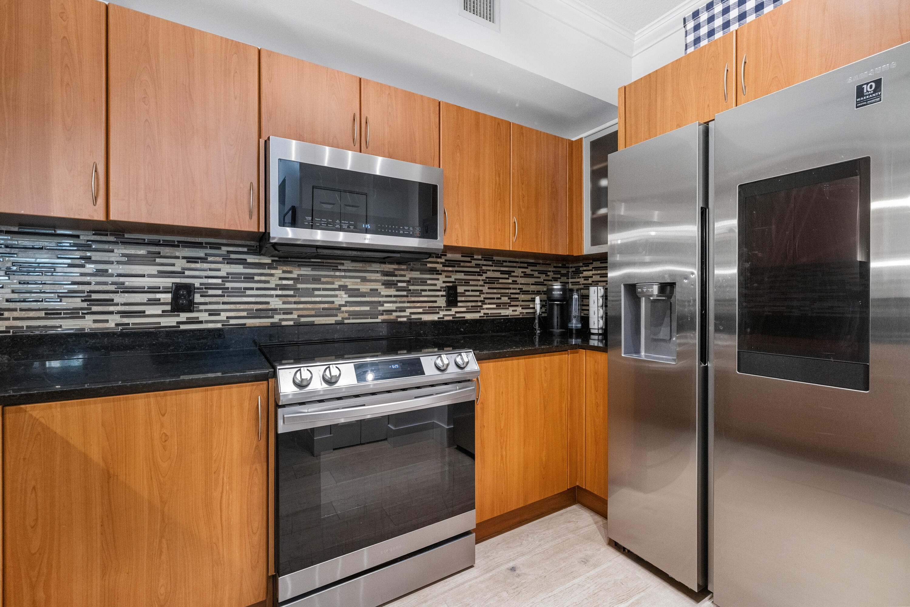 806 E Windward #213, Lantana FL 33462