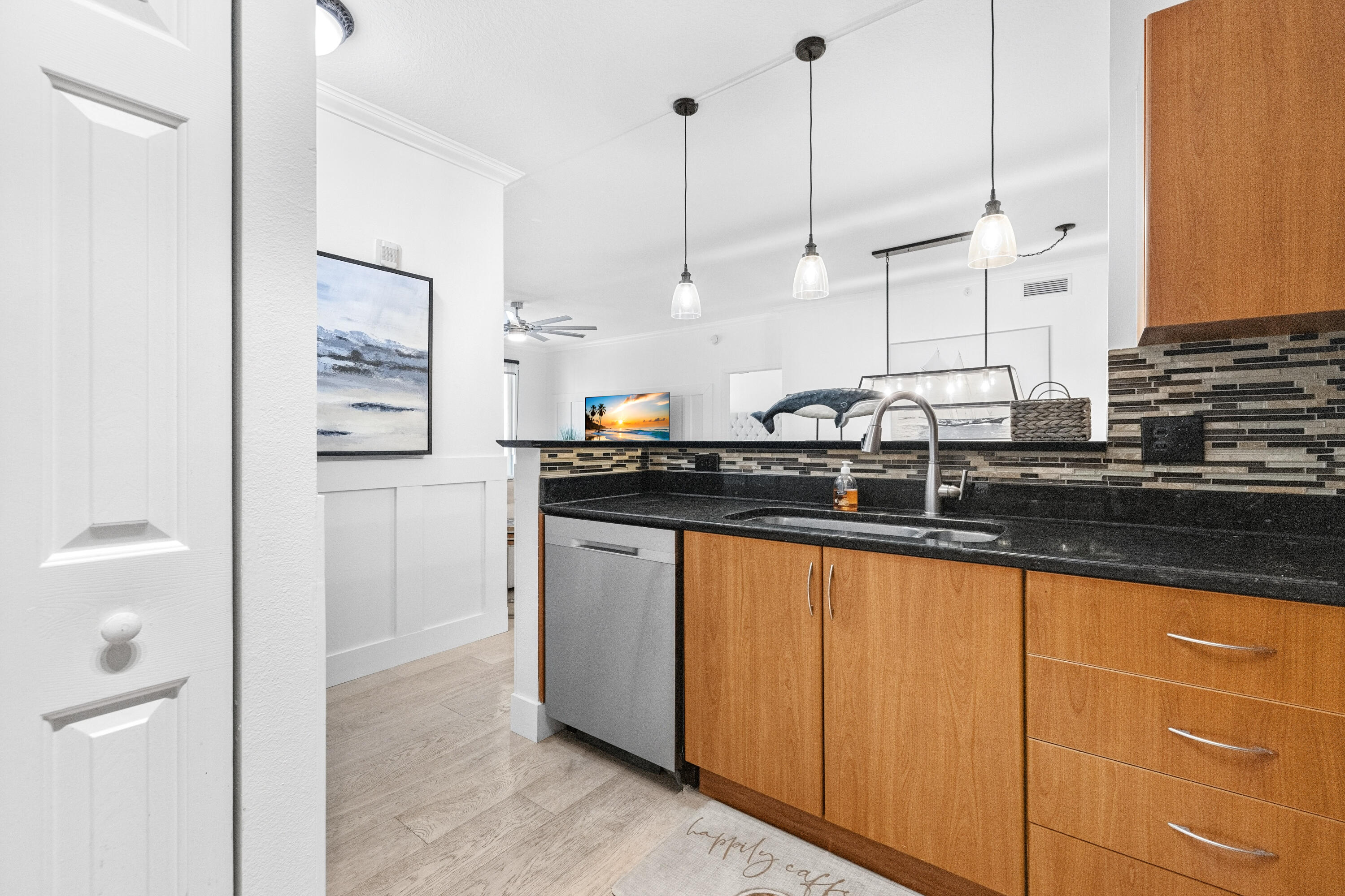 806 E Windward #213, Lantana FL 33462