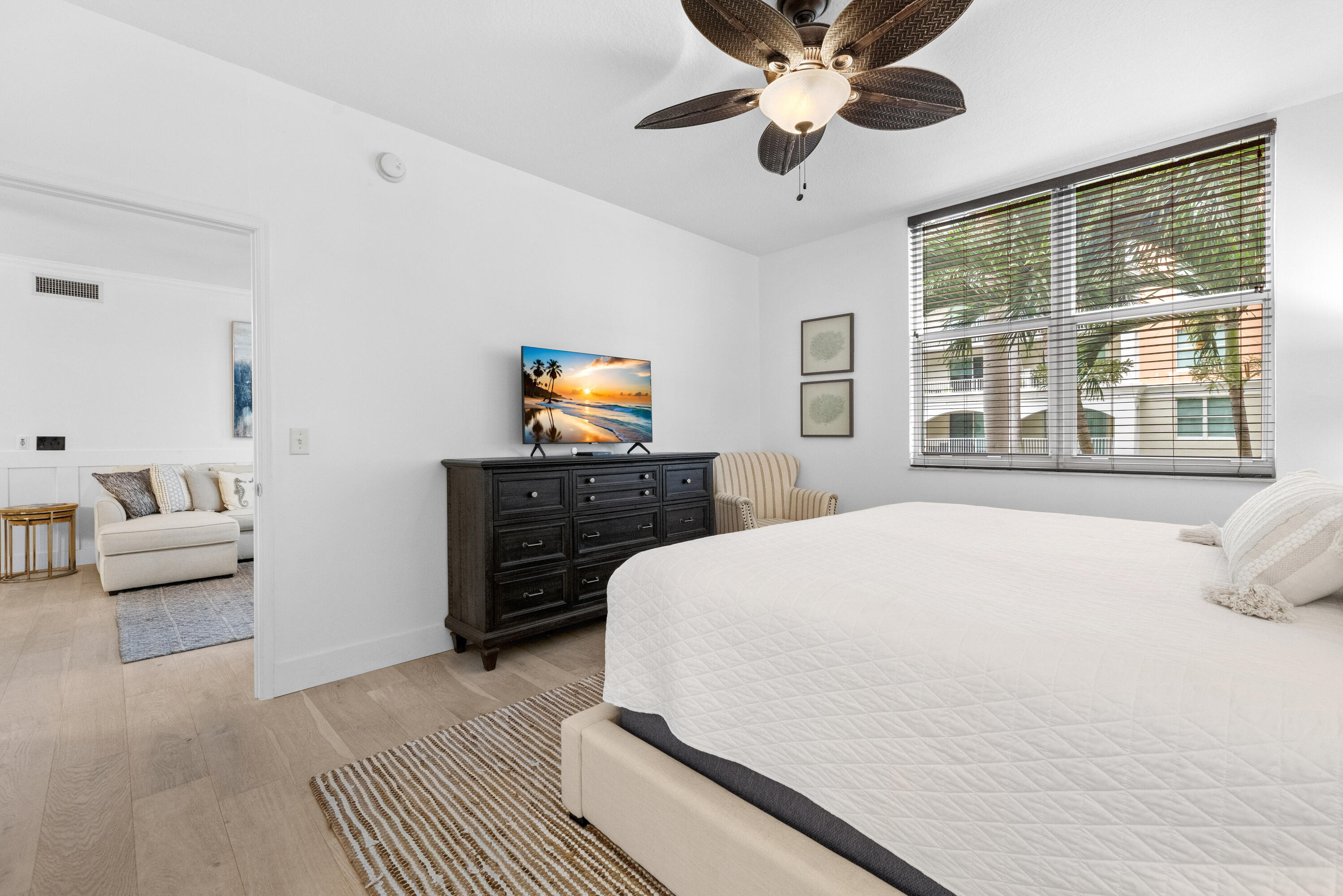 806 E Windward #213, Lantana FL 33462