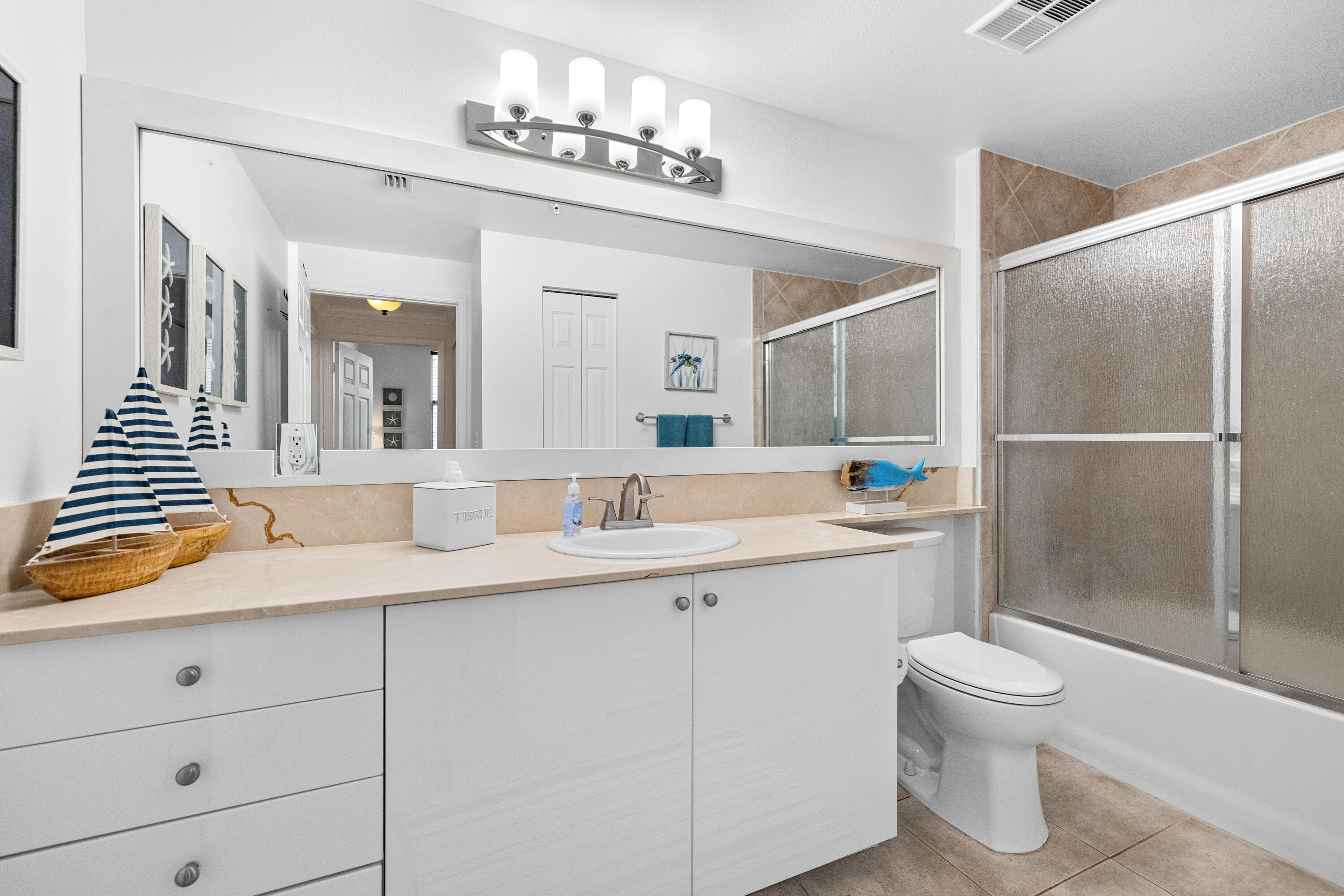 806 E Windward #213, Lantana FL 33462