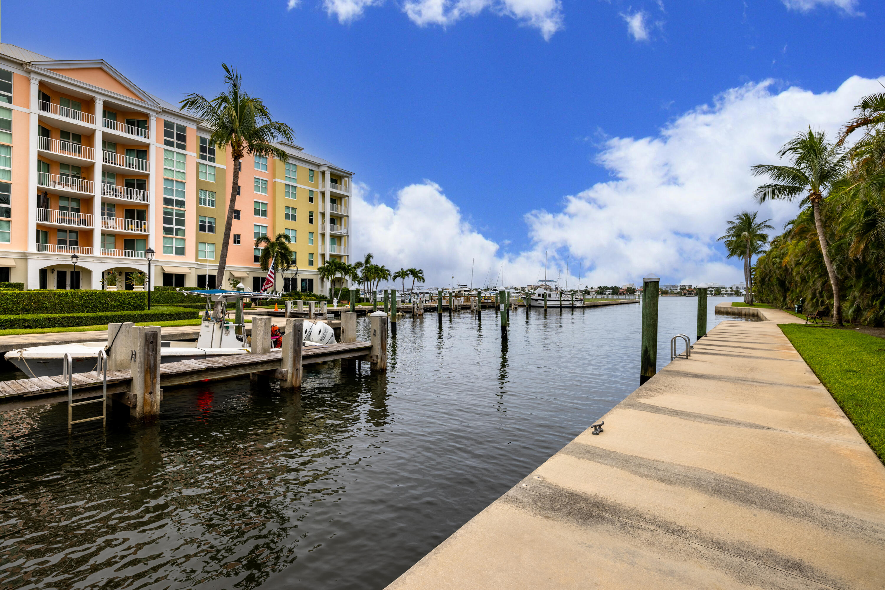 806 E Windward #213, Lantana FL 33462