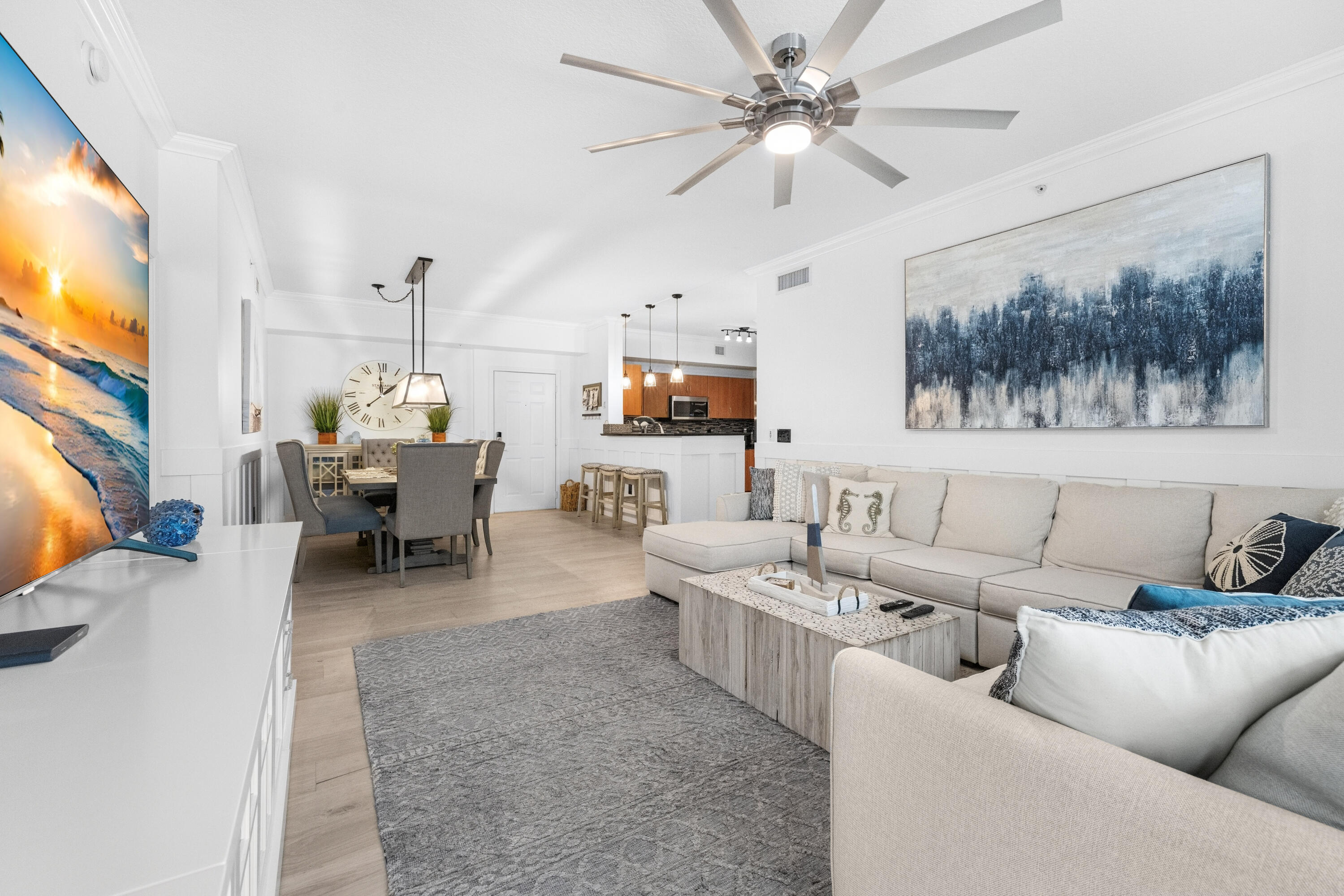 806 E Windward #213, Lantana FL 33462