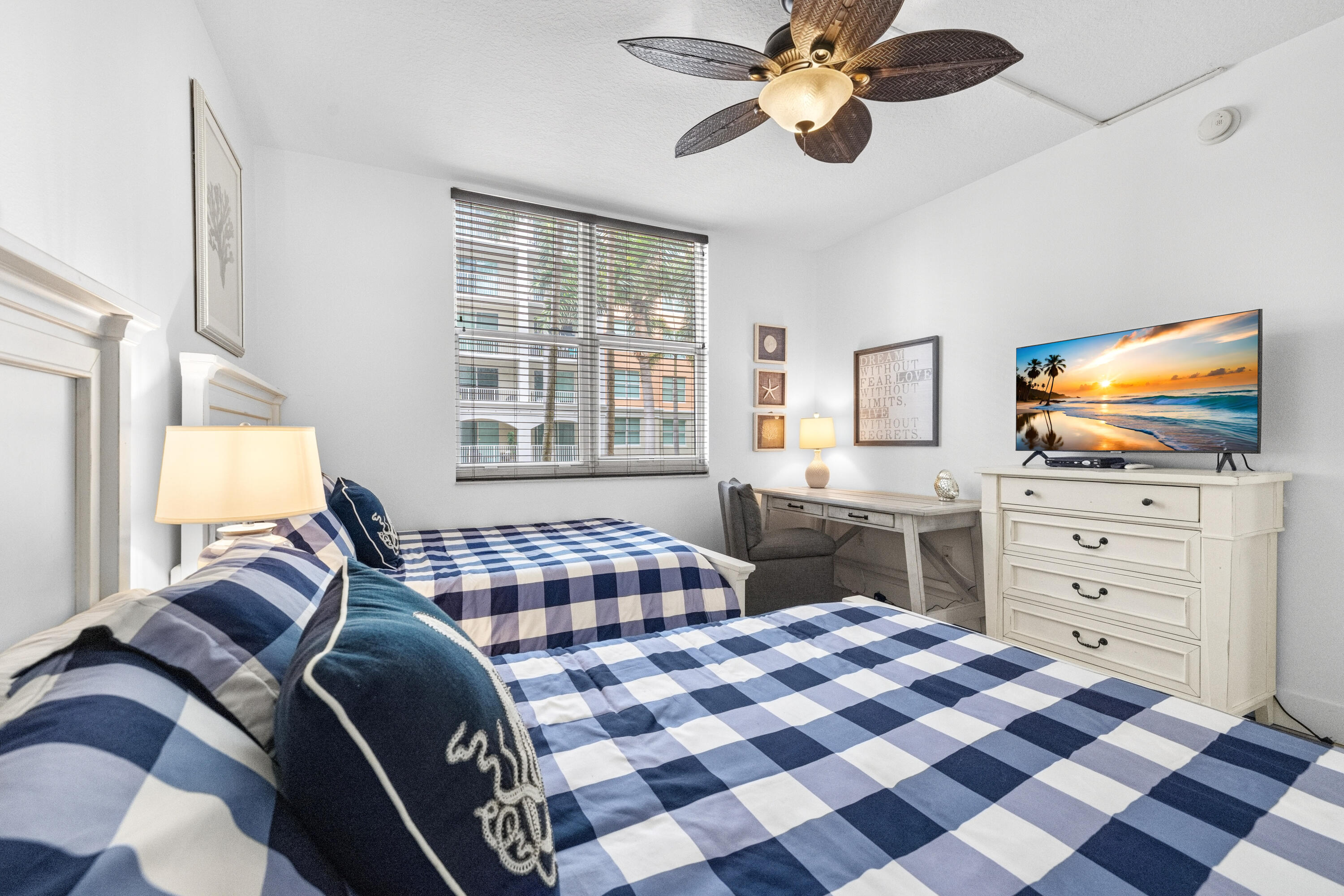 806 E Windward #213, Lantana FL 33462