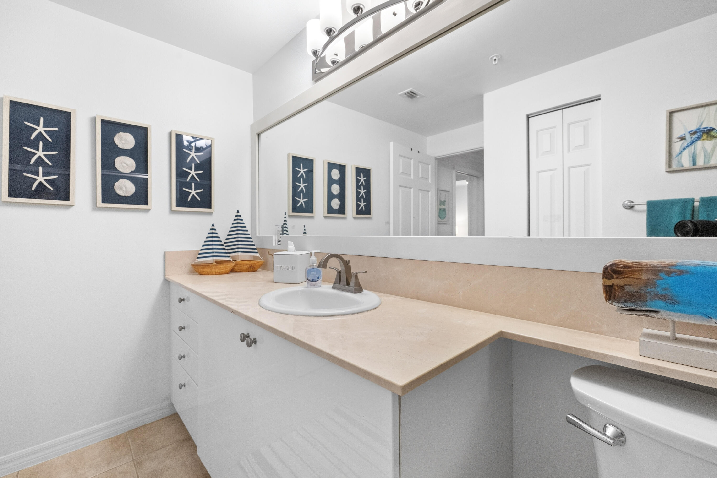 806 E Windward #213, Lantana FL 33462