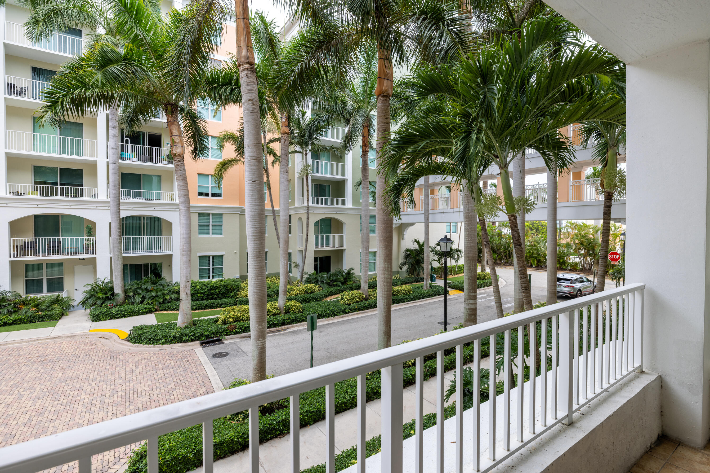 806 E Windward #213, Lantana FL 33462