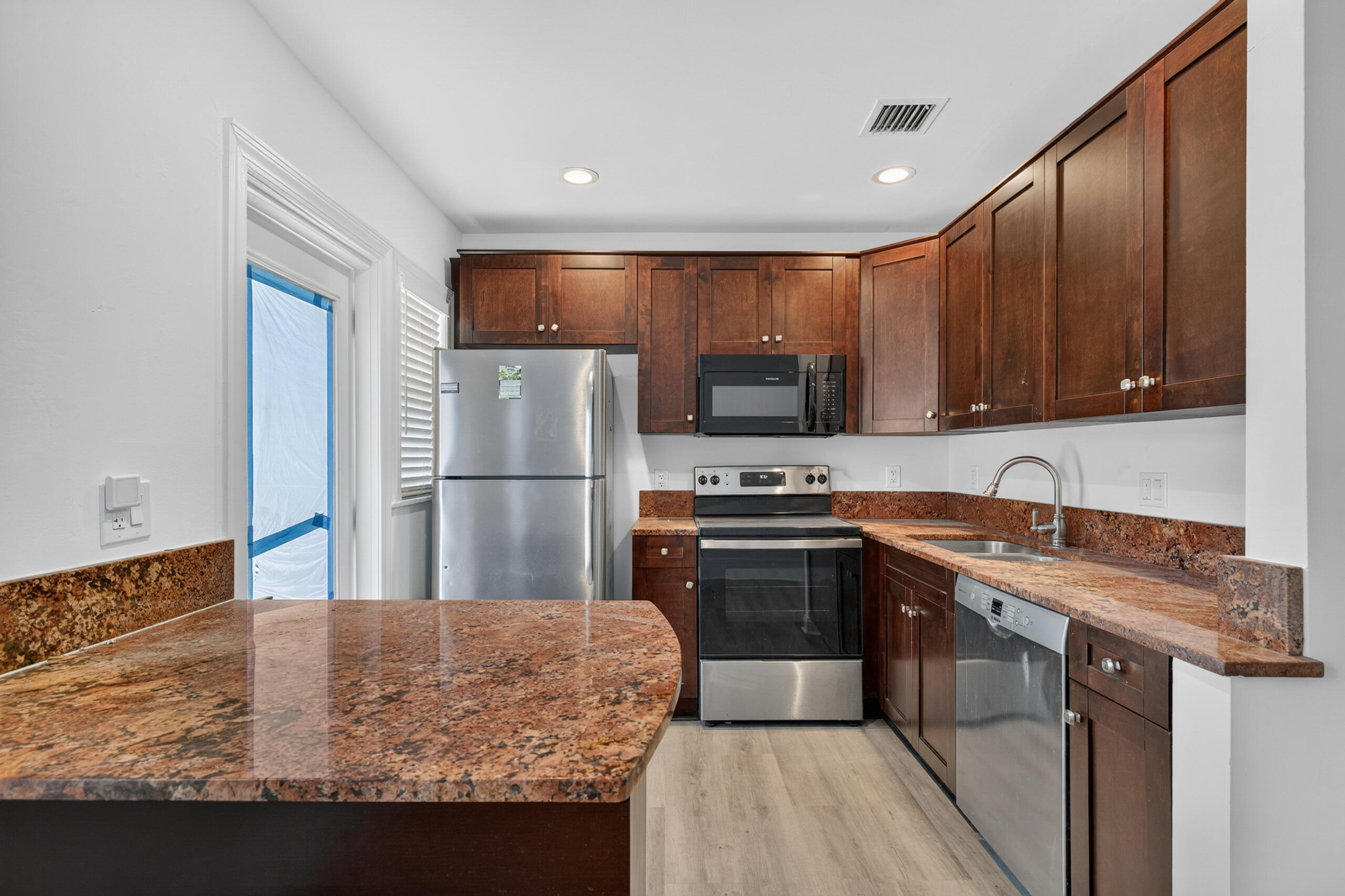 423 SW 11th #A, Fort Lauderdale FL 33315