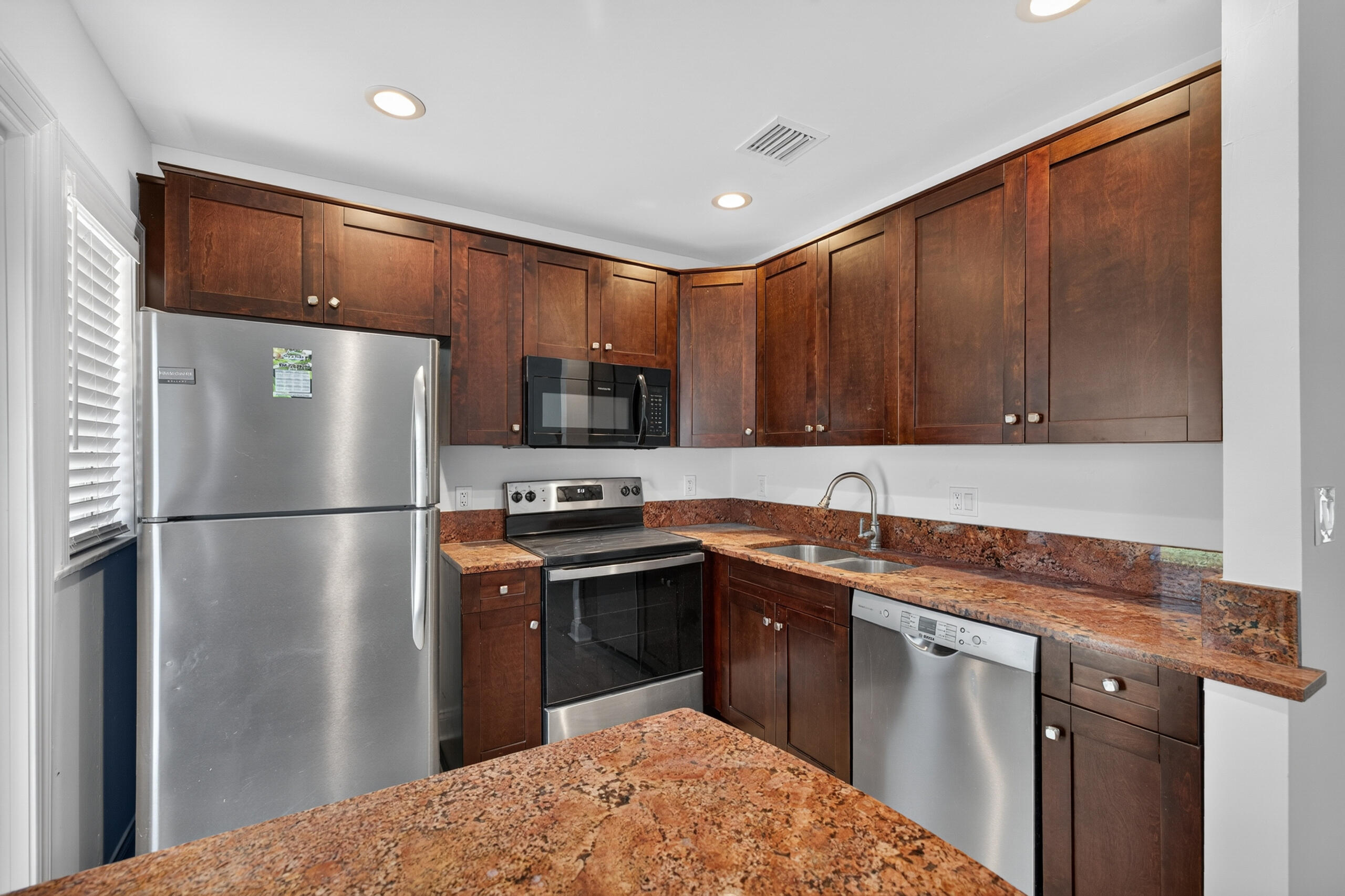 423 SW 11th #A, Fort Lauderdale FL 33315