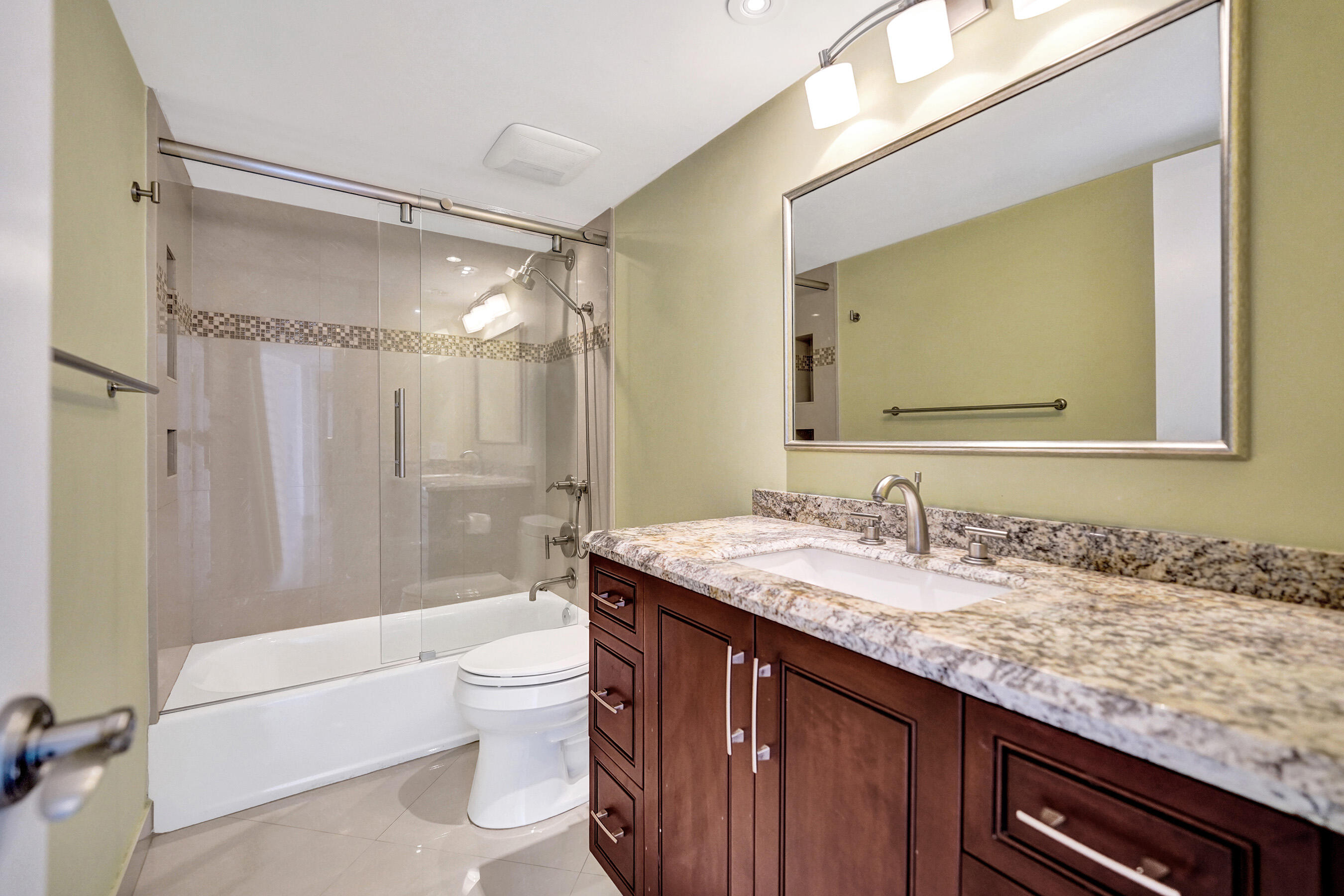 936 Intracoastal #22F, Fort Lauderdale FL 33304