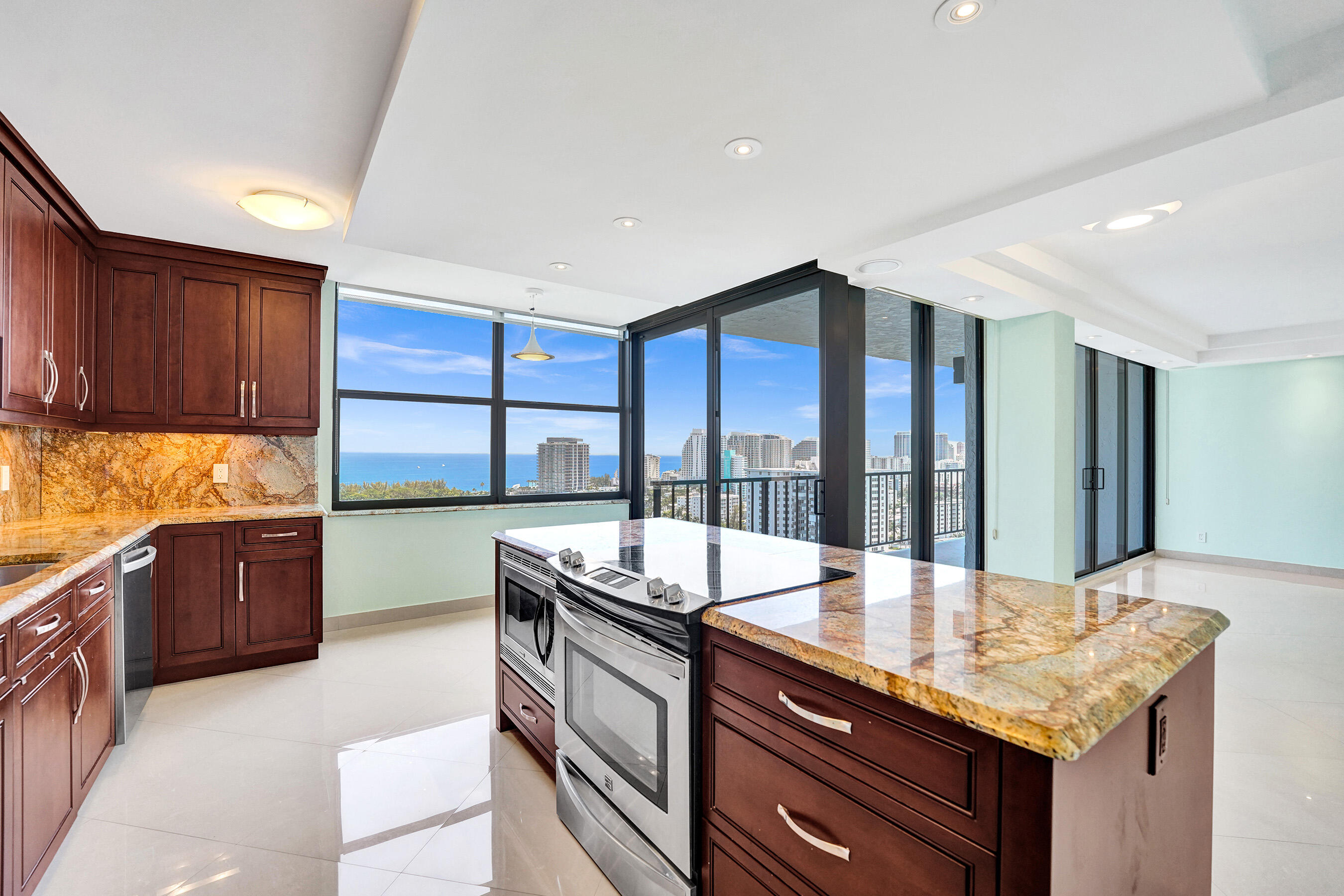 936 Intracoastal #22F, Fort Lauderdale FL 33304