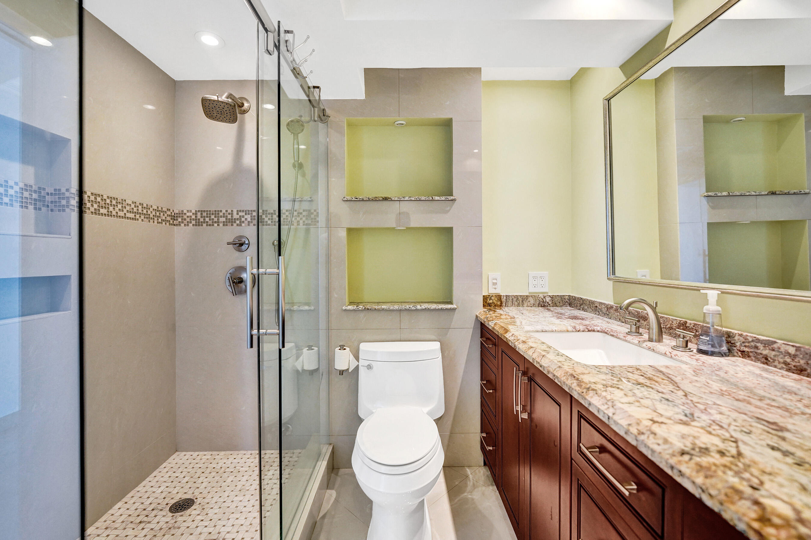936 Intracoastal #22F, Fort Lauderdale FL 33304