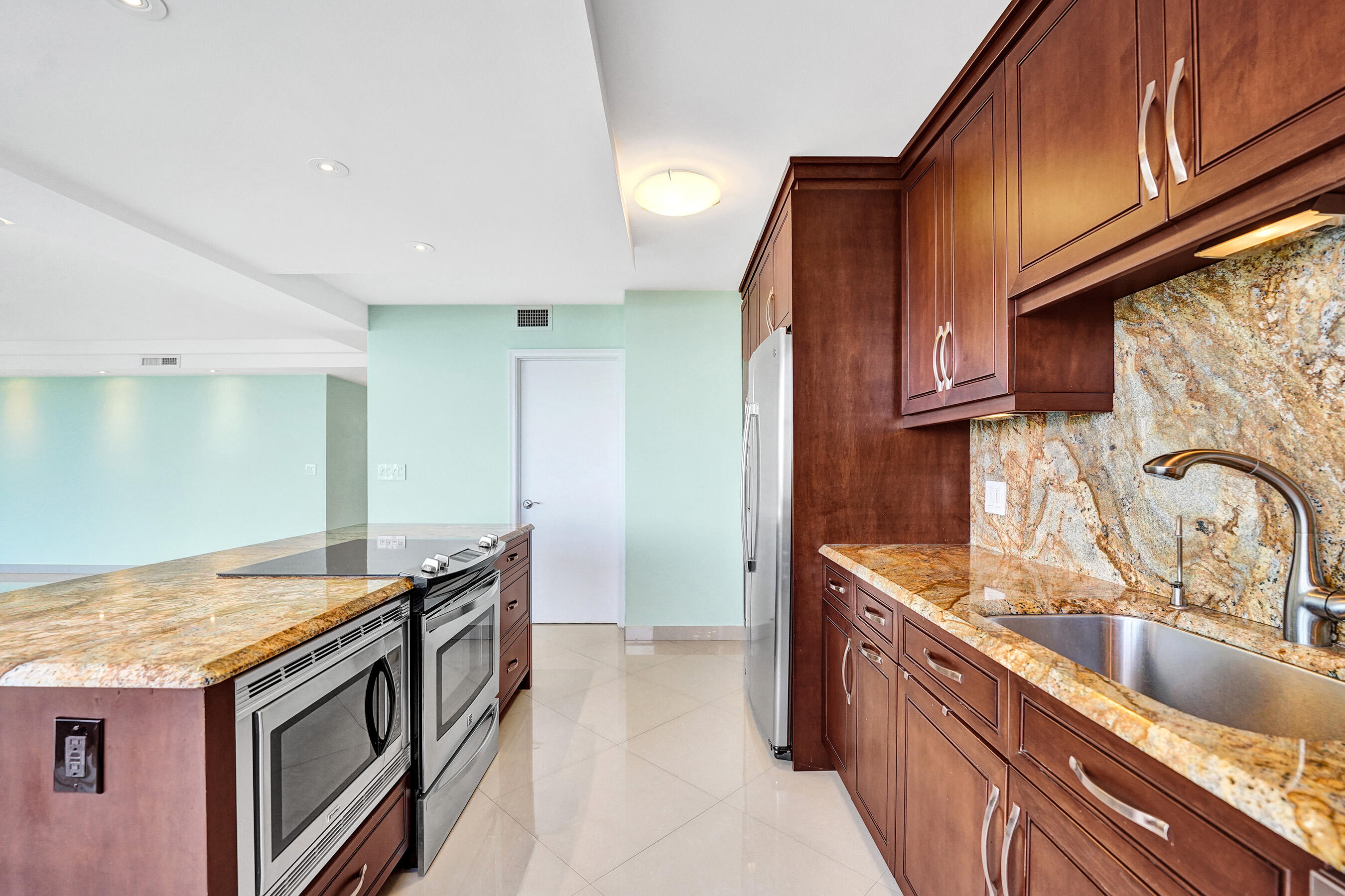 936 Intracoastal #22F, Fort Lauderdale FL 33304