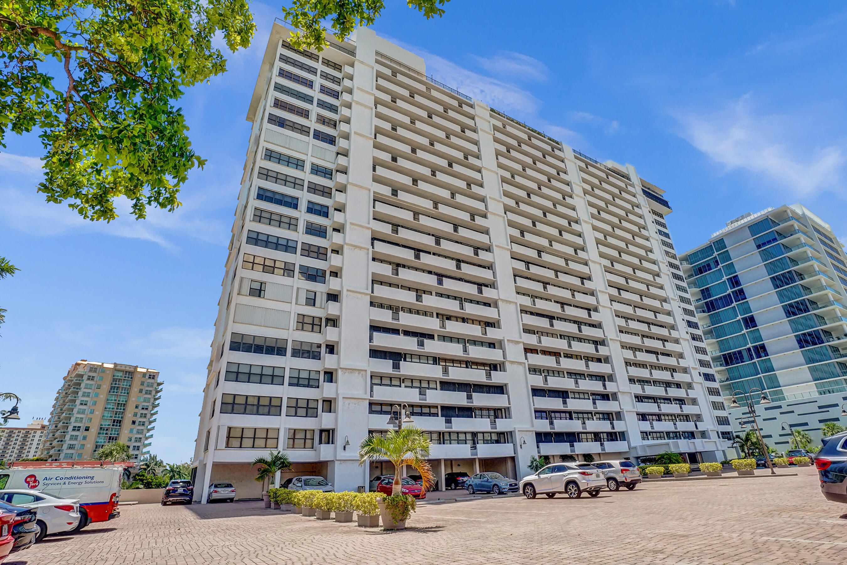 936 Intracoastal #22F, Fort Lauderdale FL 33304