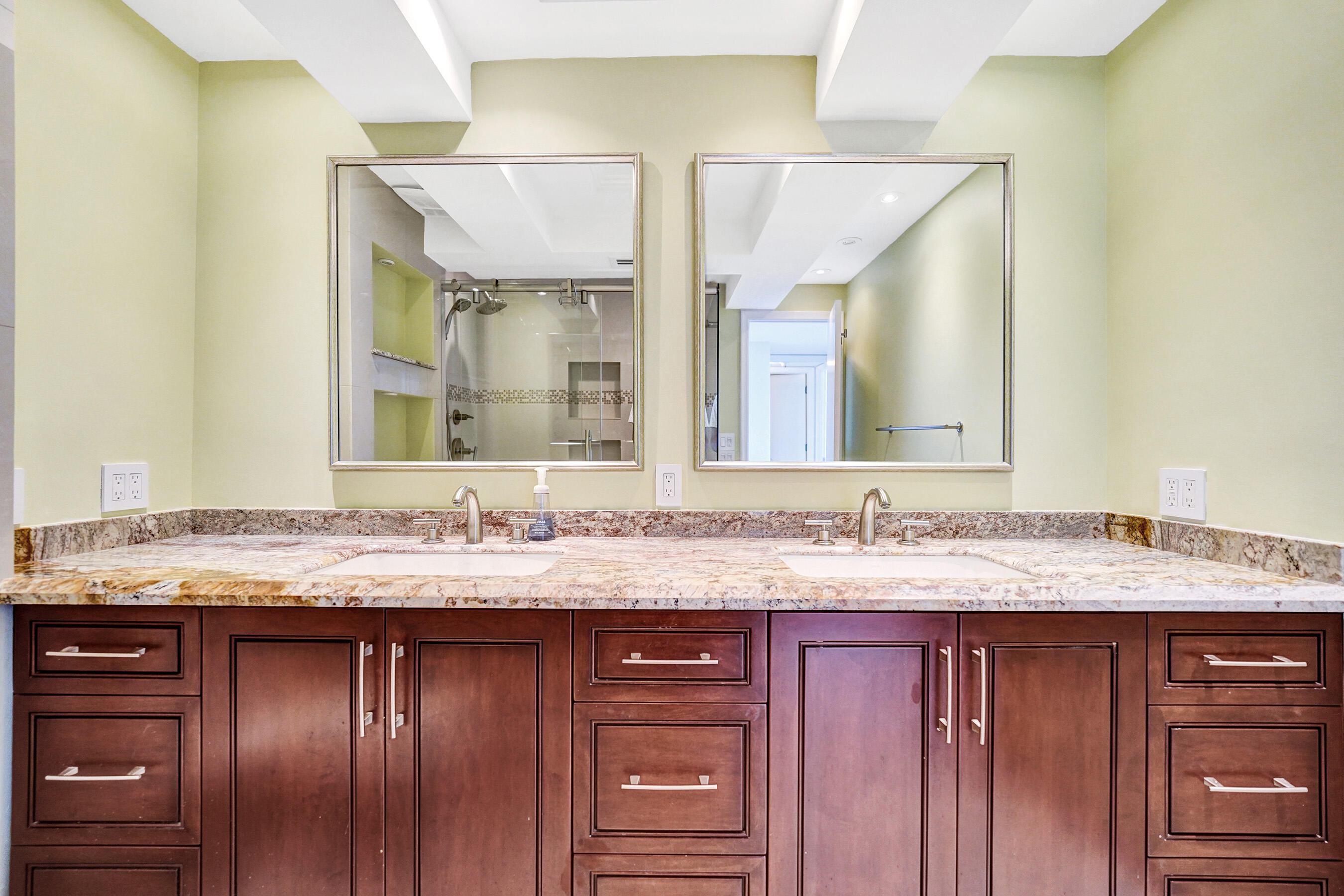 936 Intracoastal #22F, Fort Lauderdale FL 33304