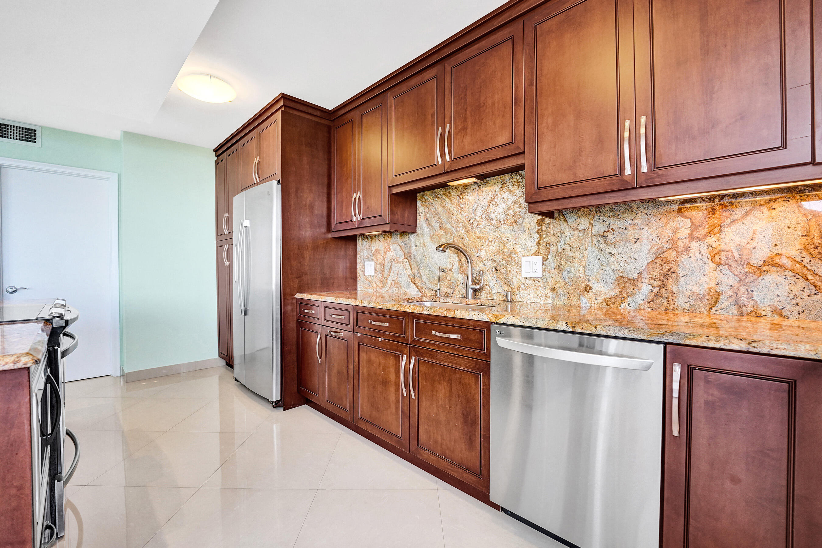 936 Intracoastal #22F, Fort Lauderdale FL 33304