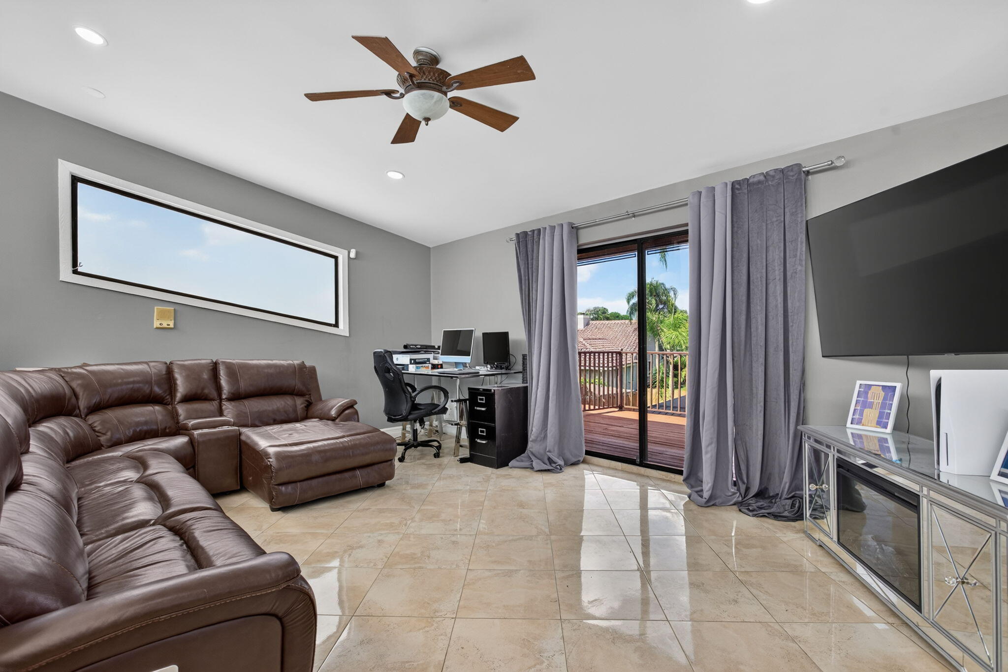 7355 NW 83RD, Tamarac FL 33321