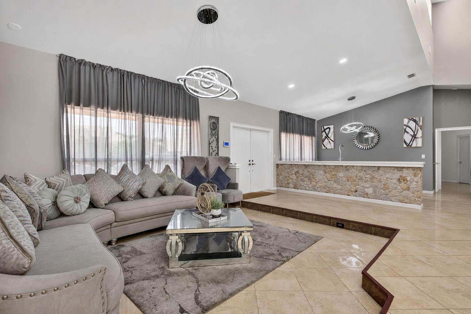 7355 NW 83RD, Tamarac FL 33321