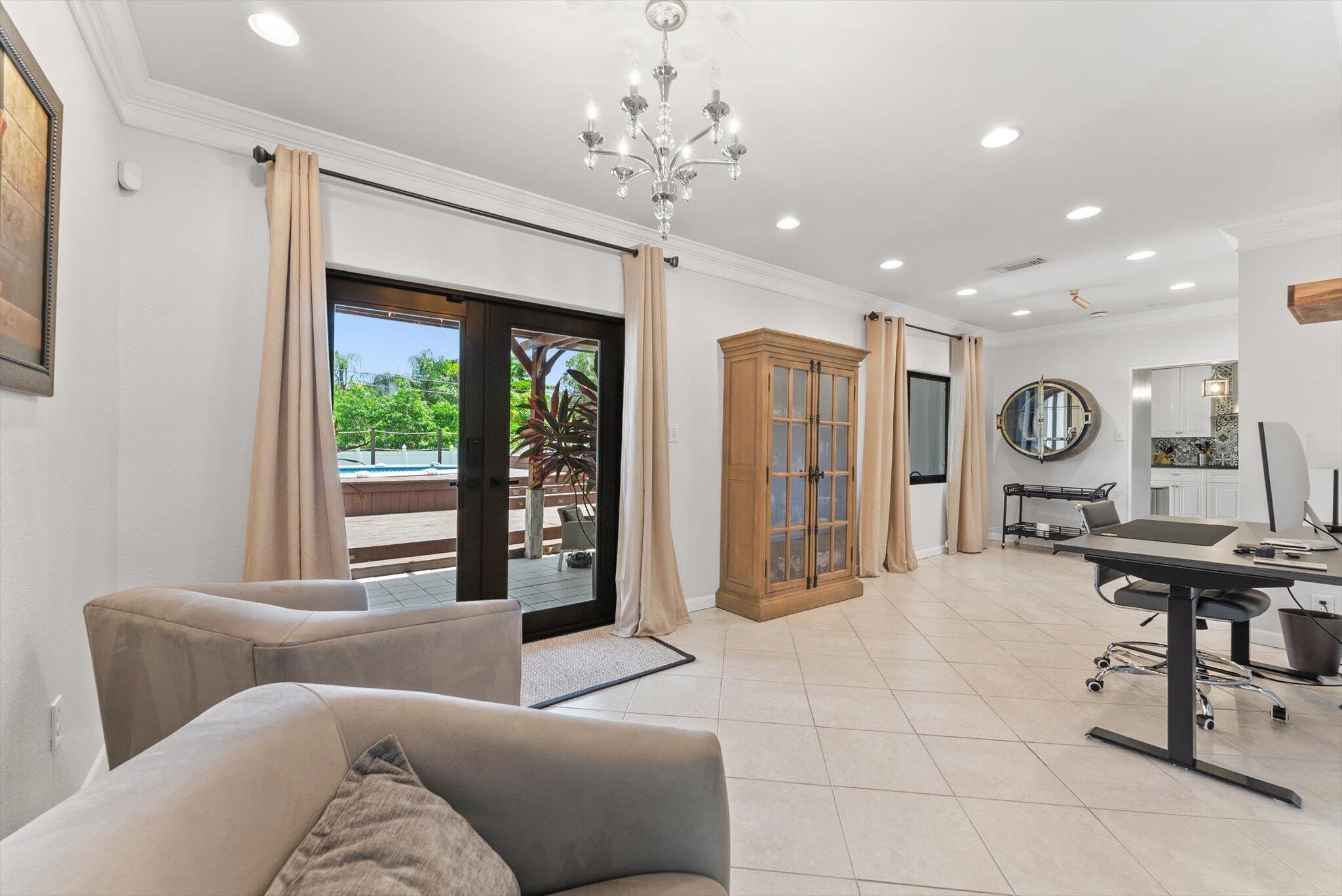 728 NE 9TH, Boynton Beach FL 33435