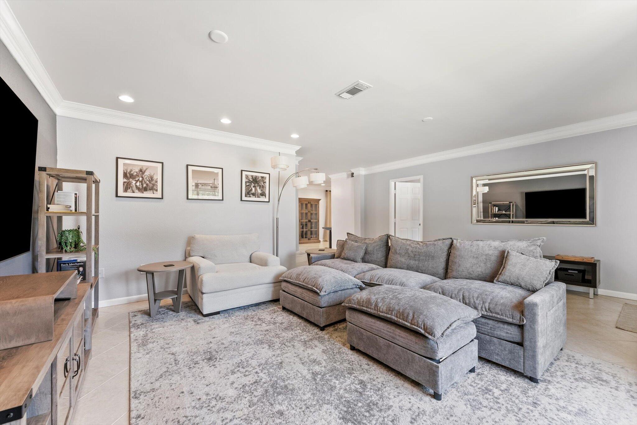728 NE 9TH, Boynton Beach FL 33435