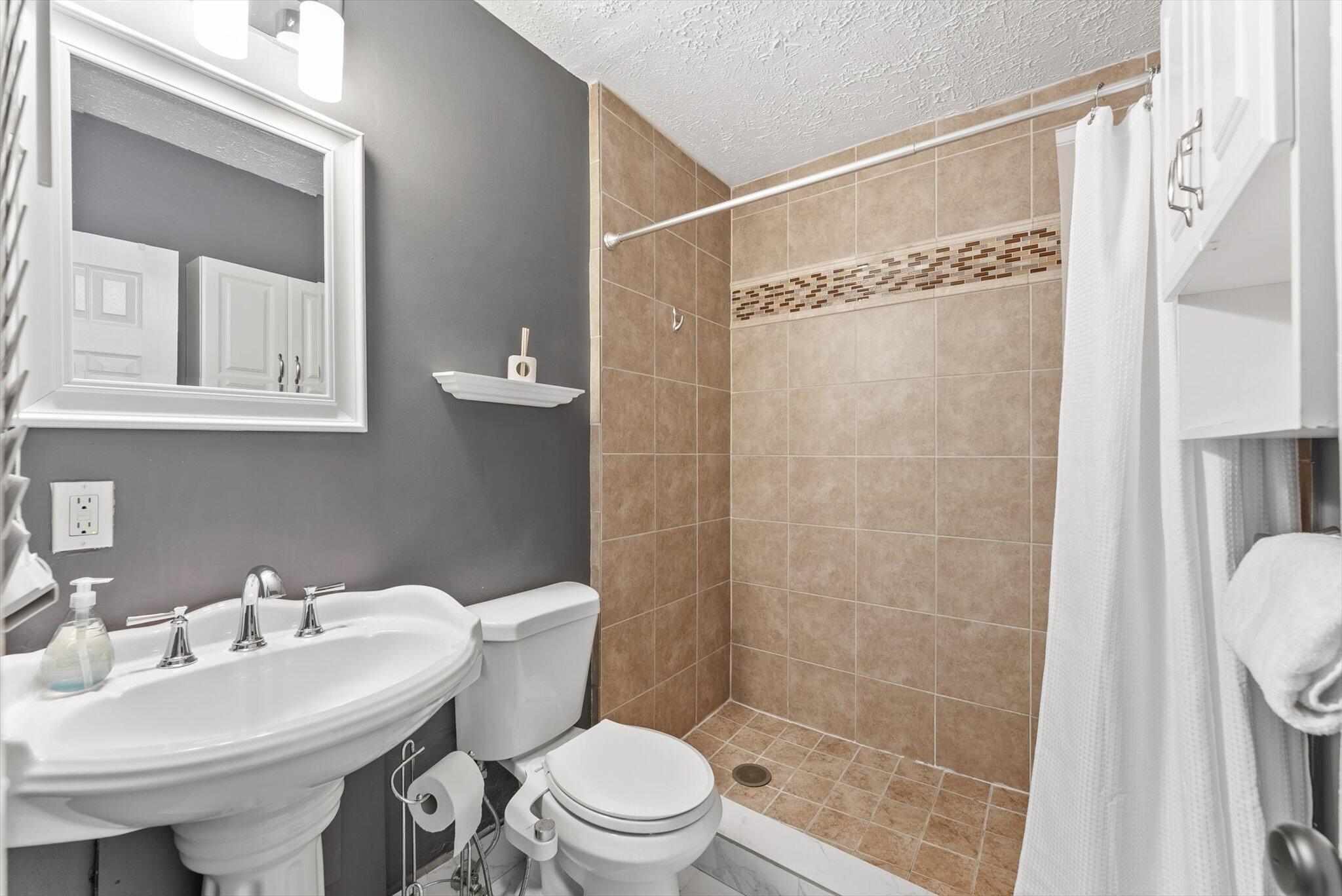 728 NE 9TH, Boynton Beach FL 33435