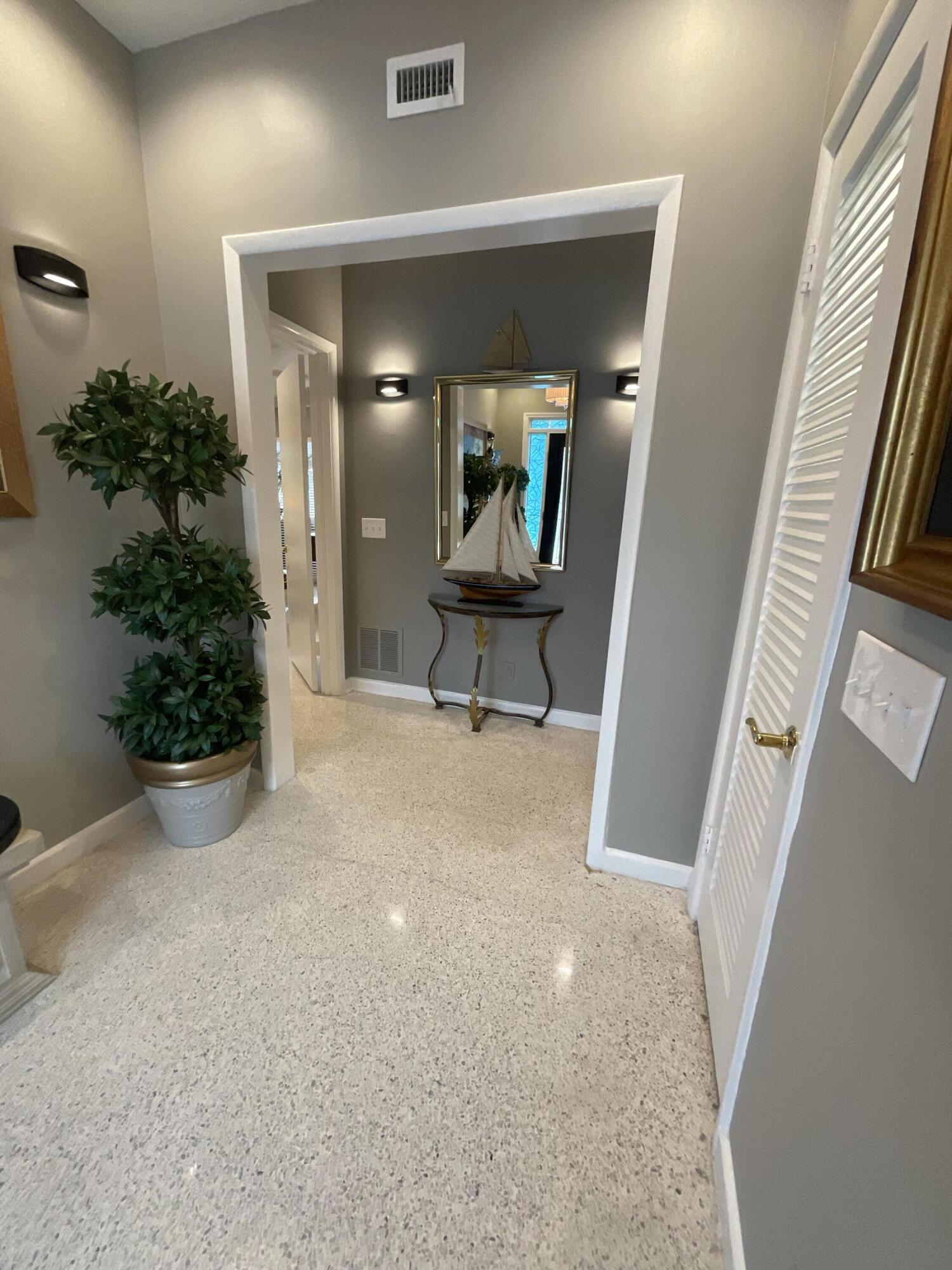 1061 Bimini, West Palm Beach FL 33404