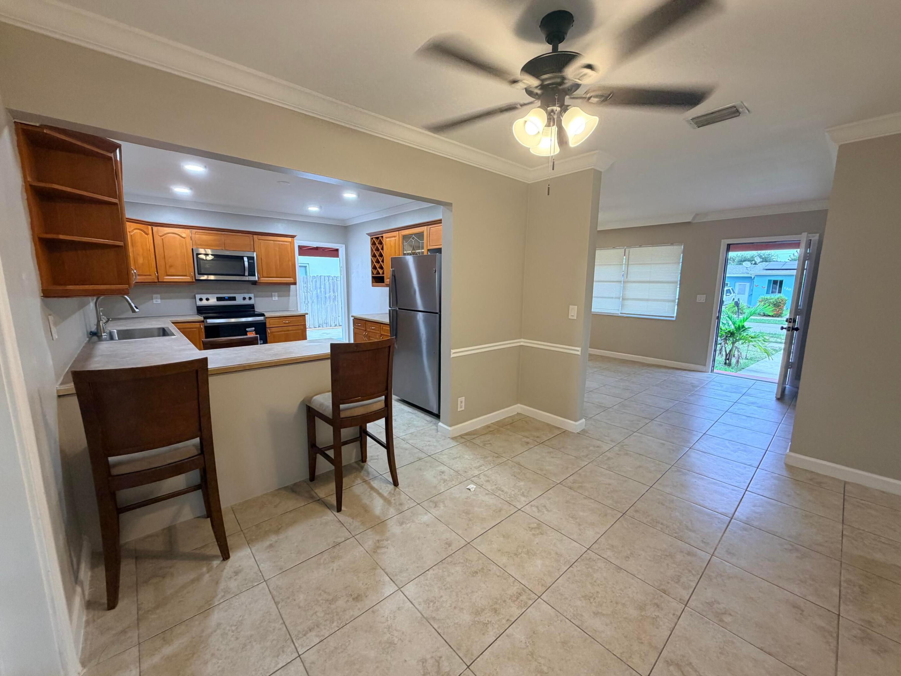 121 N 12TH, Lantana FL 33462