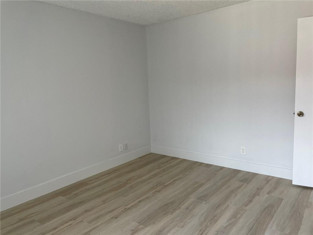 235 LAKEVIEW #102, Weston FL 33326