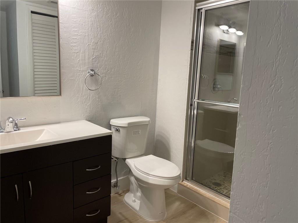 235 LAKEVIEW #102, Weston FL 33326